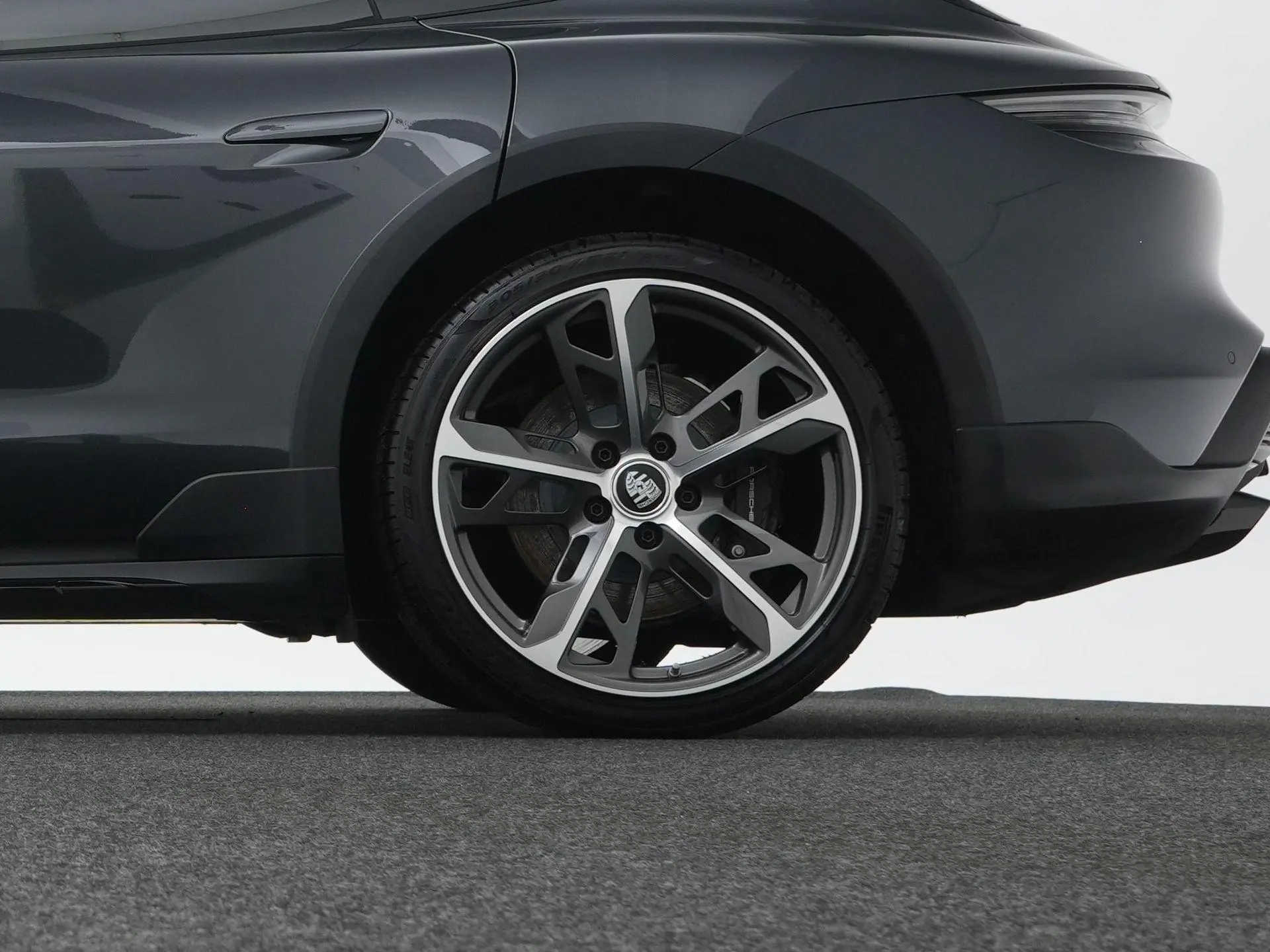 Taycan Cross Turismo 4