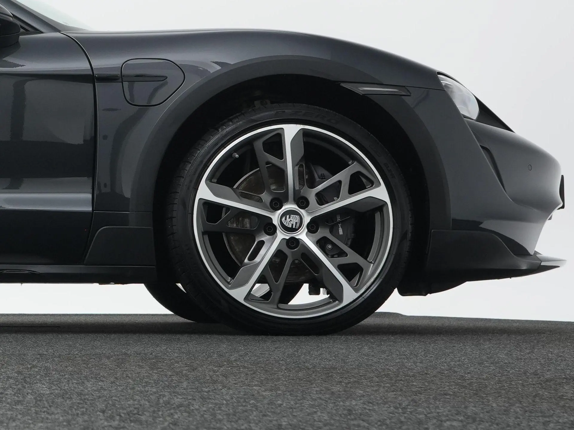 Taycan Cross Turismo 4