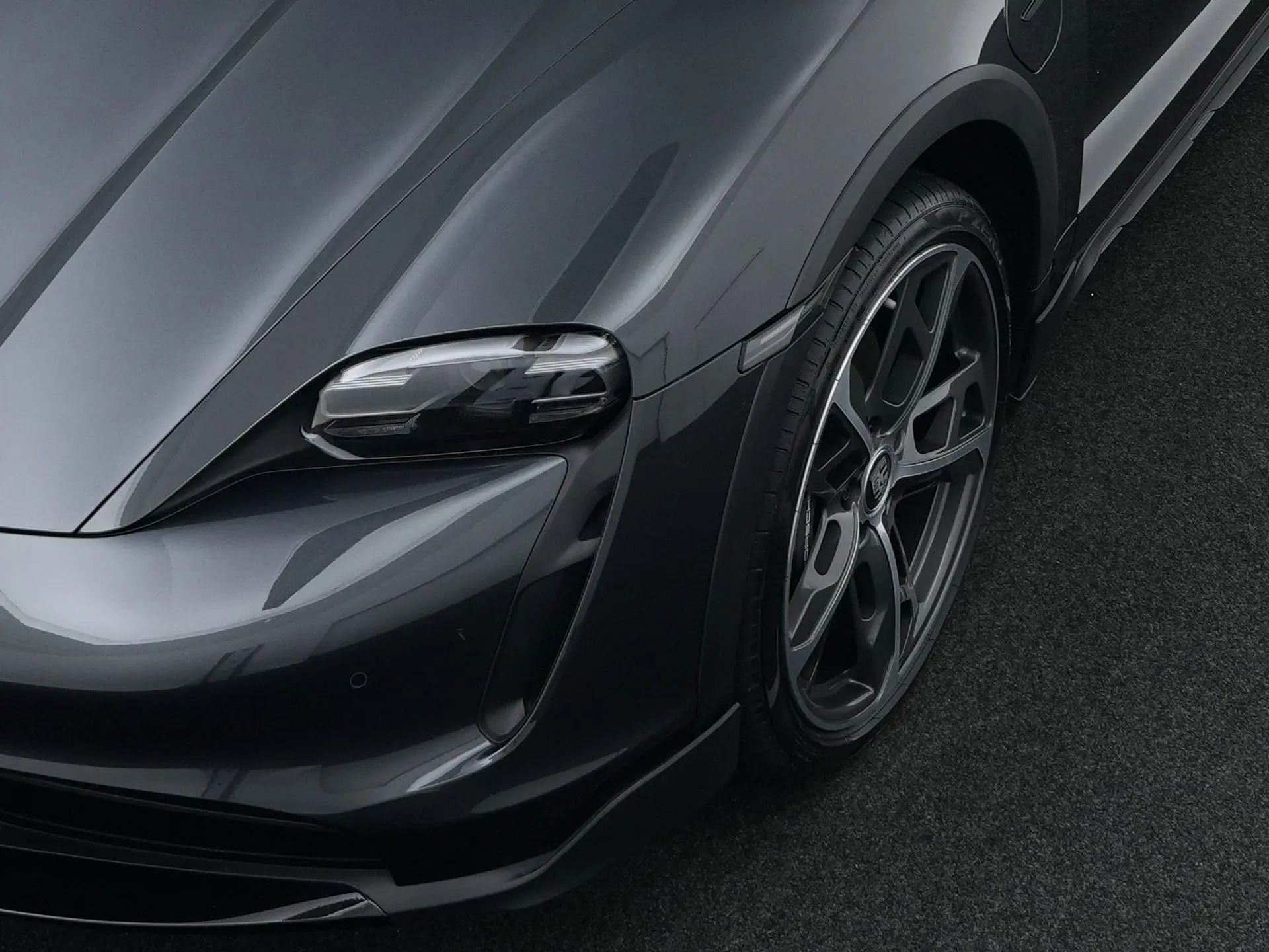 Taycan Cross Turismo 4