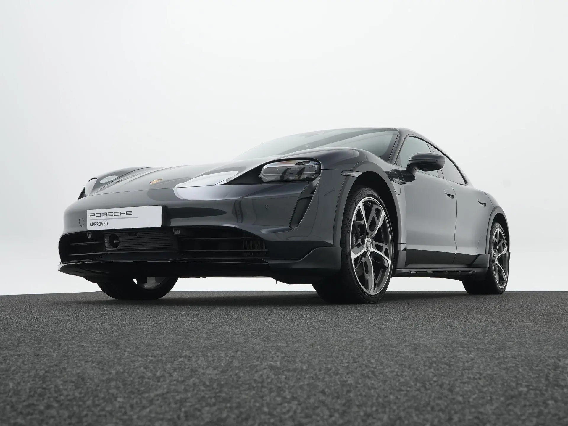 Taycan Cross Turismo 4