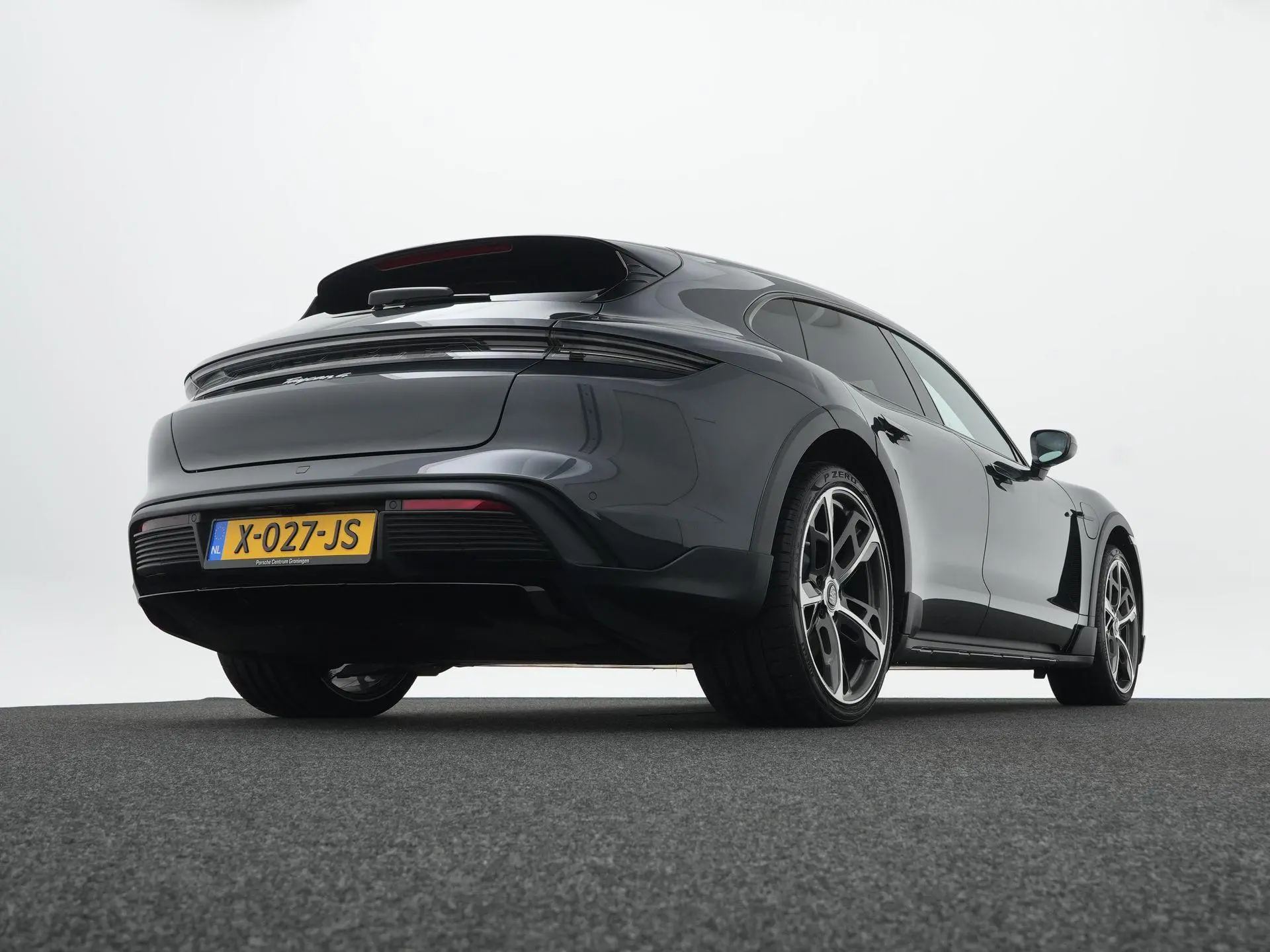 Taycan Cross Turismo 4