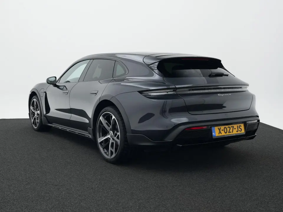 Porsche Taycan Cross Turismo 4