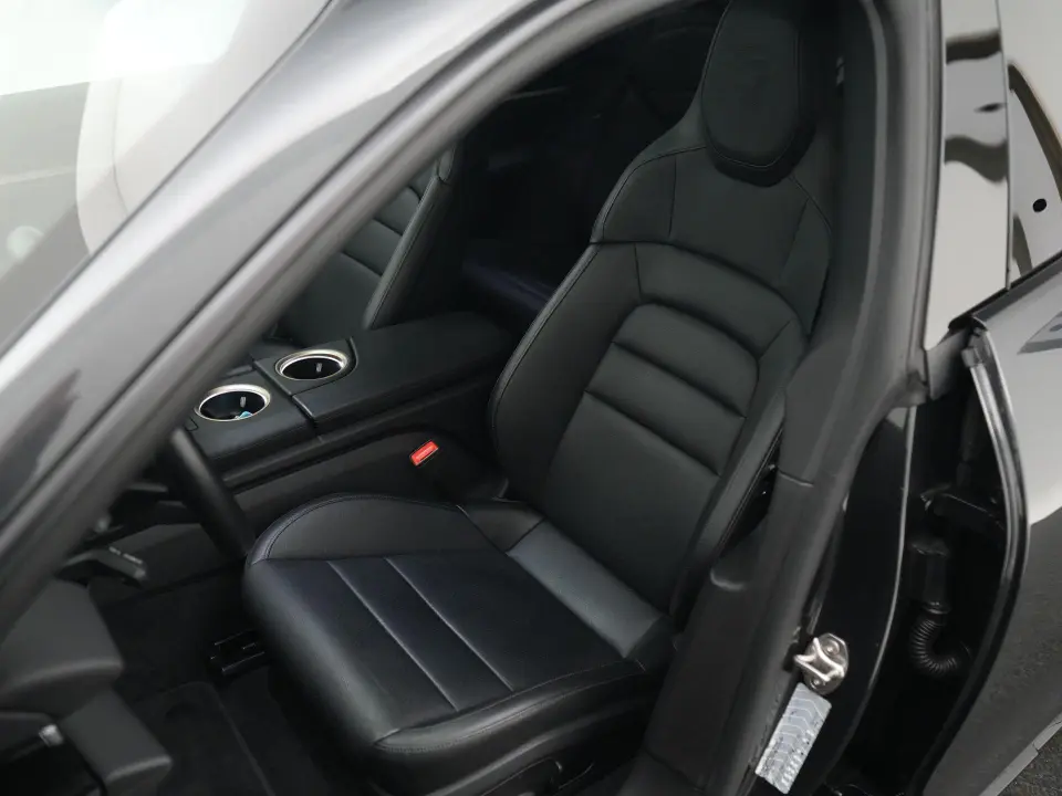 Taycan Cross Turismo 4