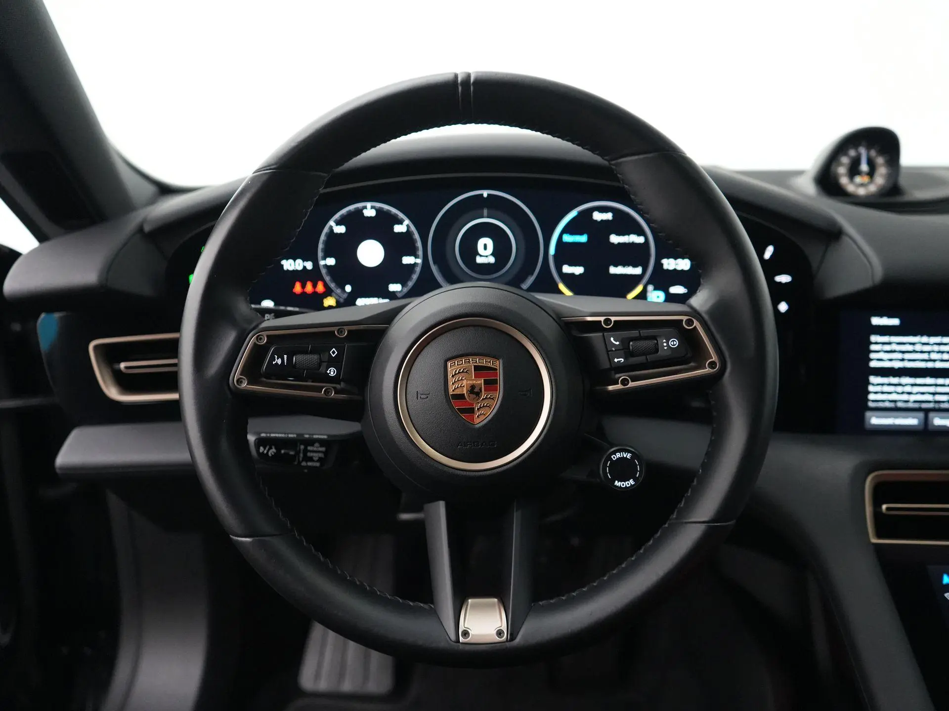 Taycan Cross Turismo 4