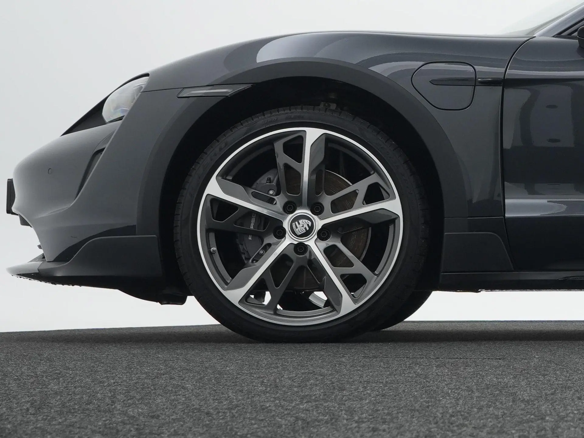 Taycan Cross Turismo 4