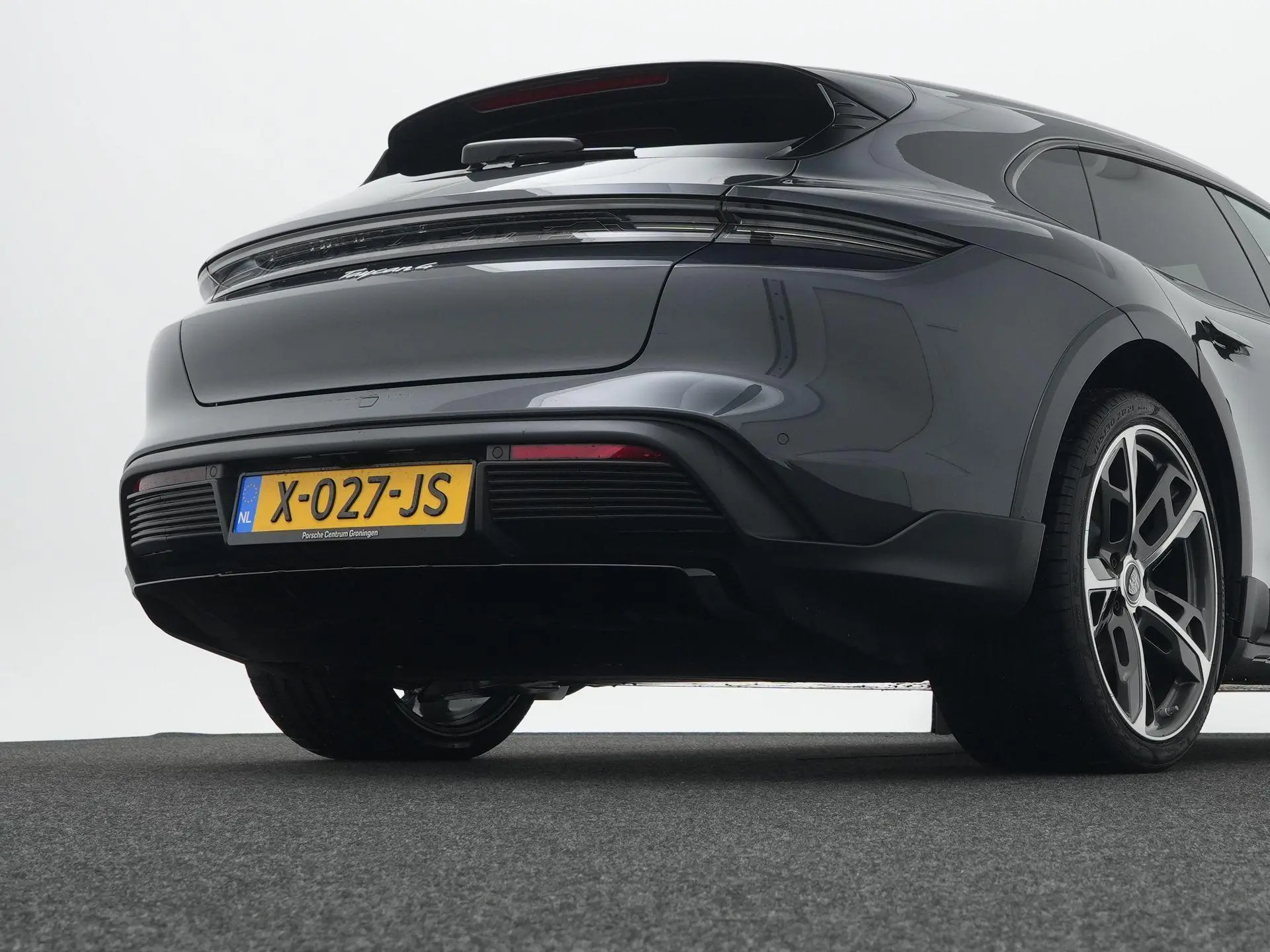 Taycan Cross Turismo 4