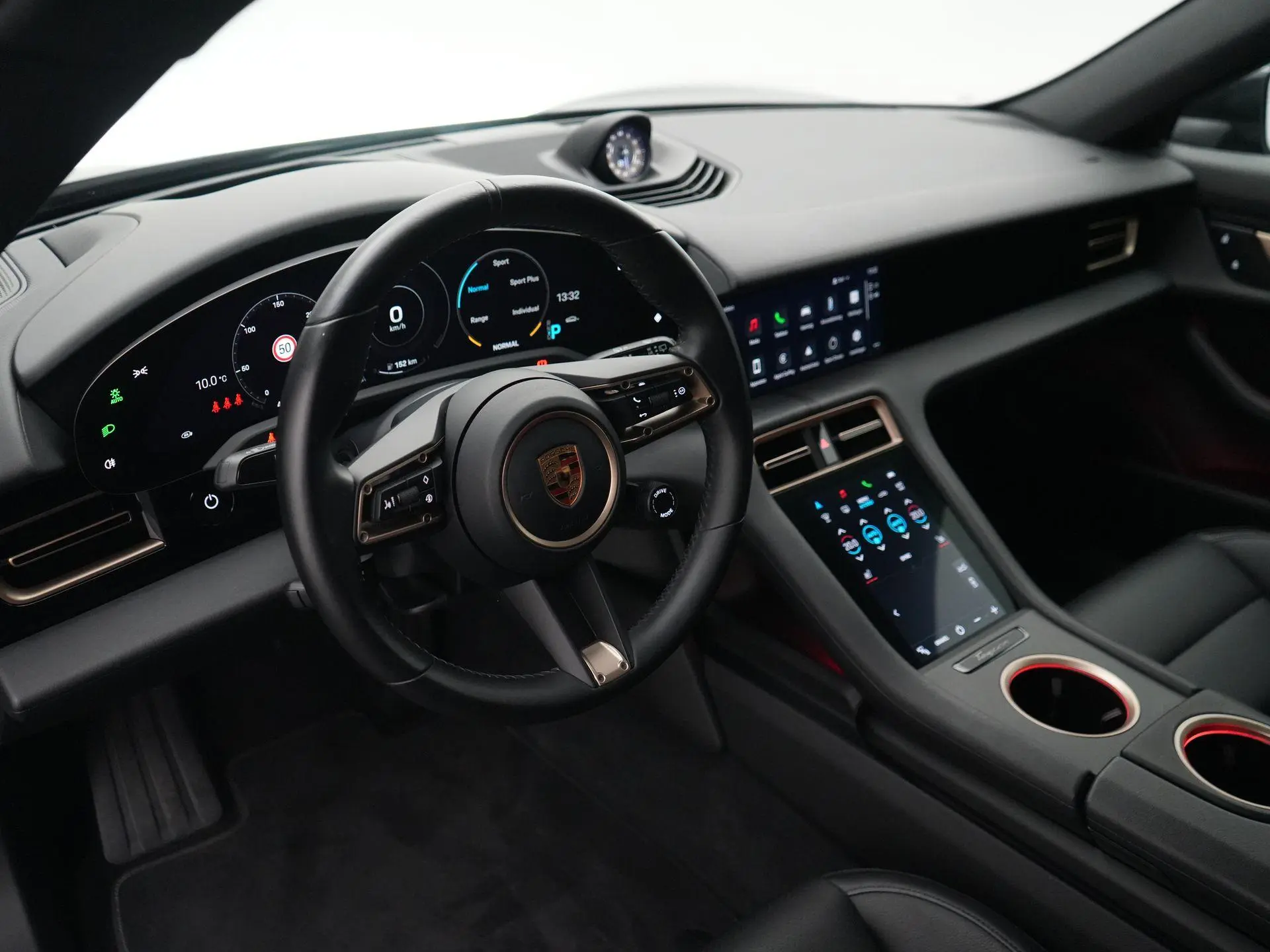 Taycan Cross Turismo 4