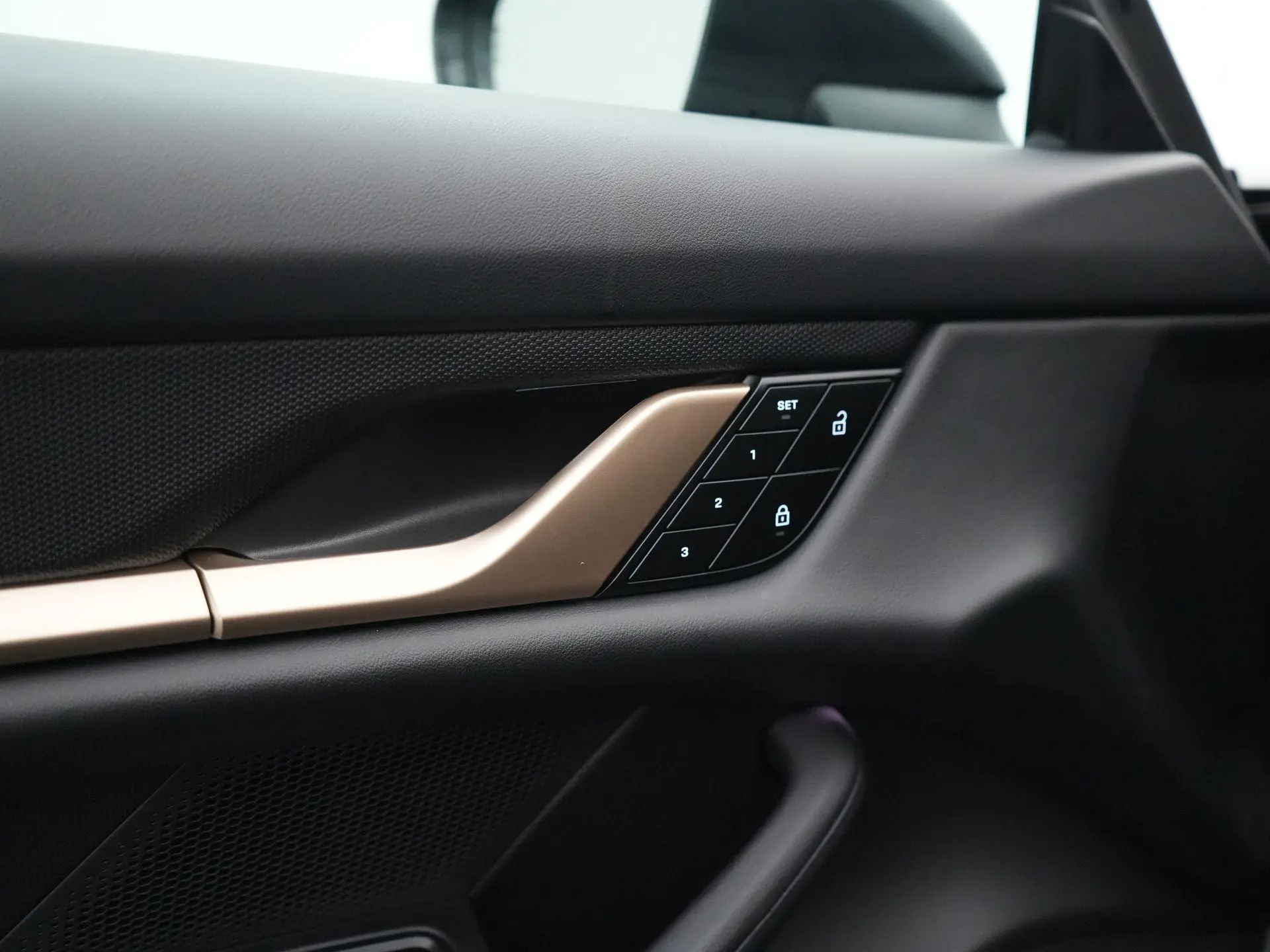 Taycan Cross Turismo 4