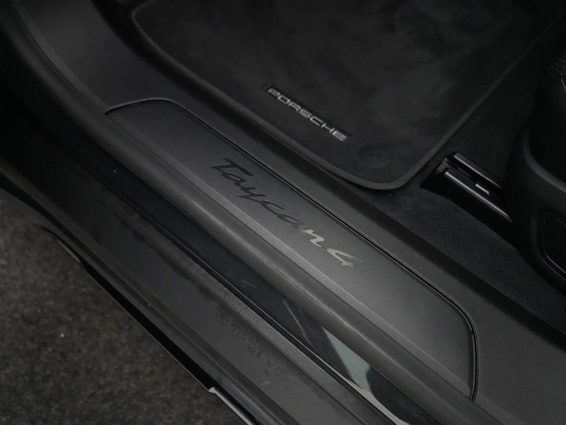 Taycan Cross Turismo 4