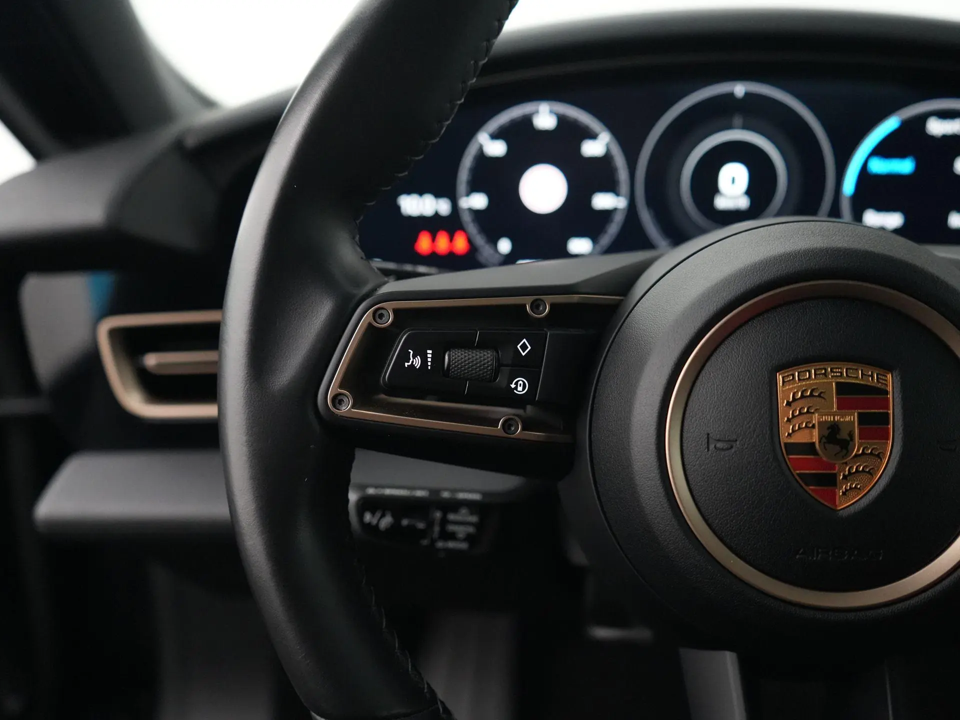 Taycan Cross Turismo 4