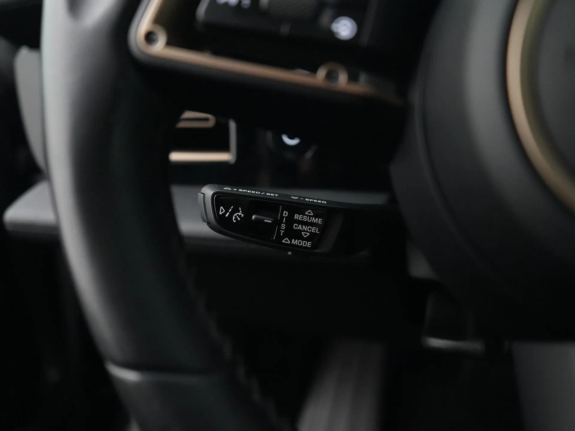 Taycan Cross Turismo 4