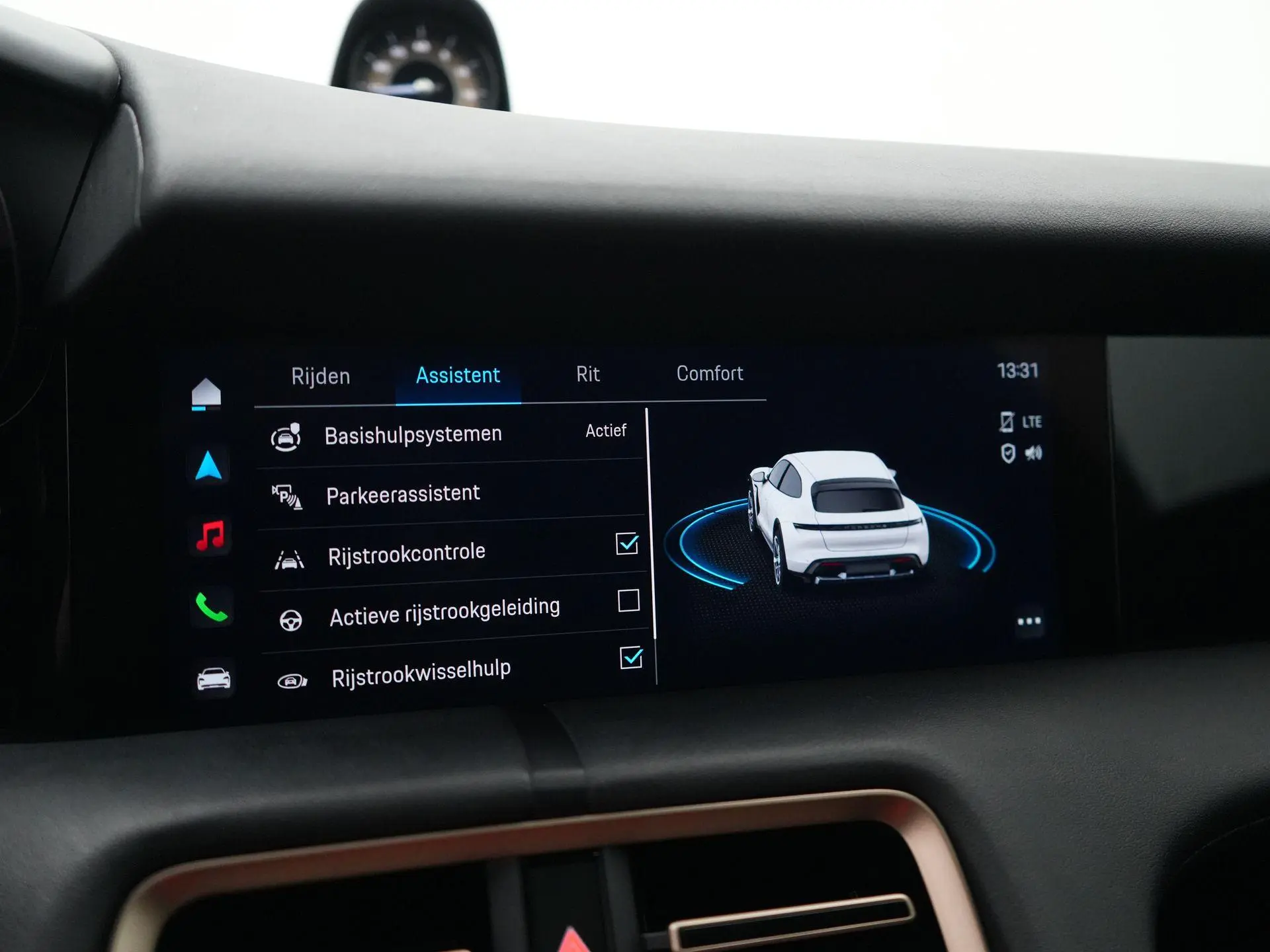 Taycan Cross Turismo 4