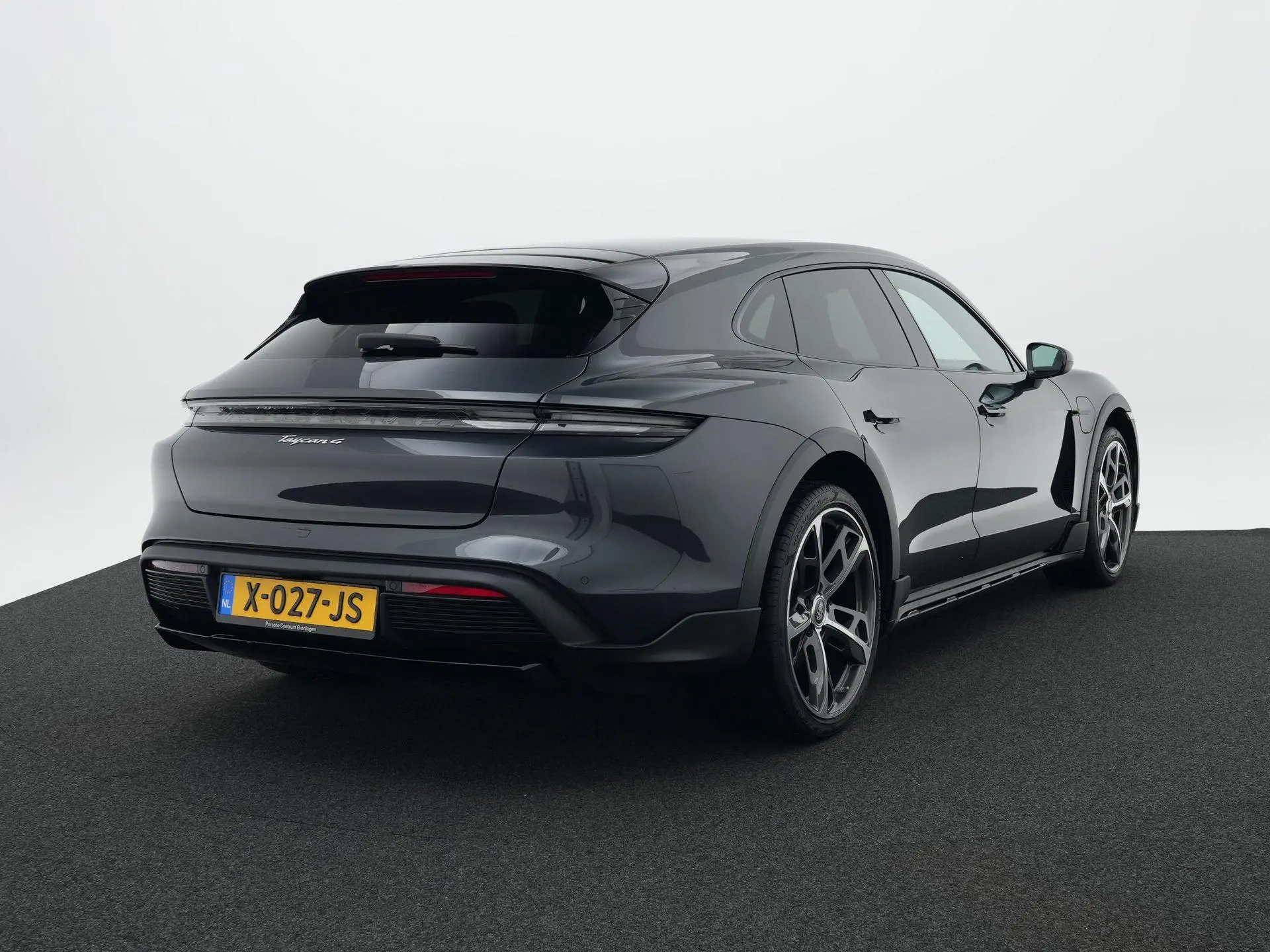 Taycan Cross Turismo 4