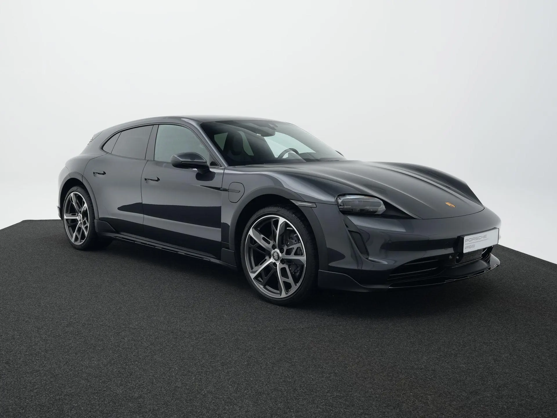 Taycan Cross Turismo 4