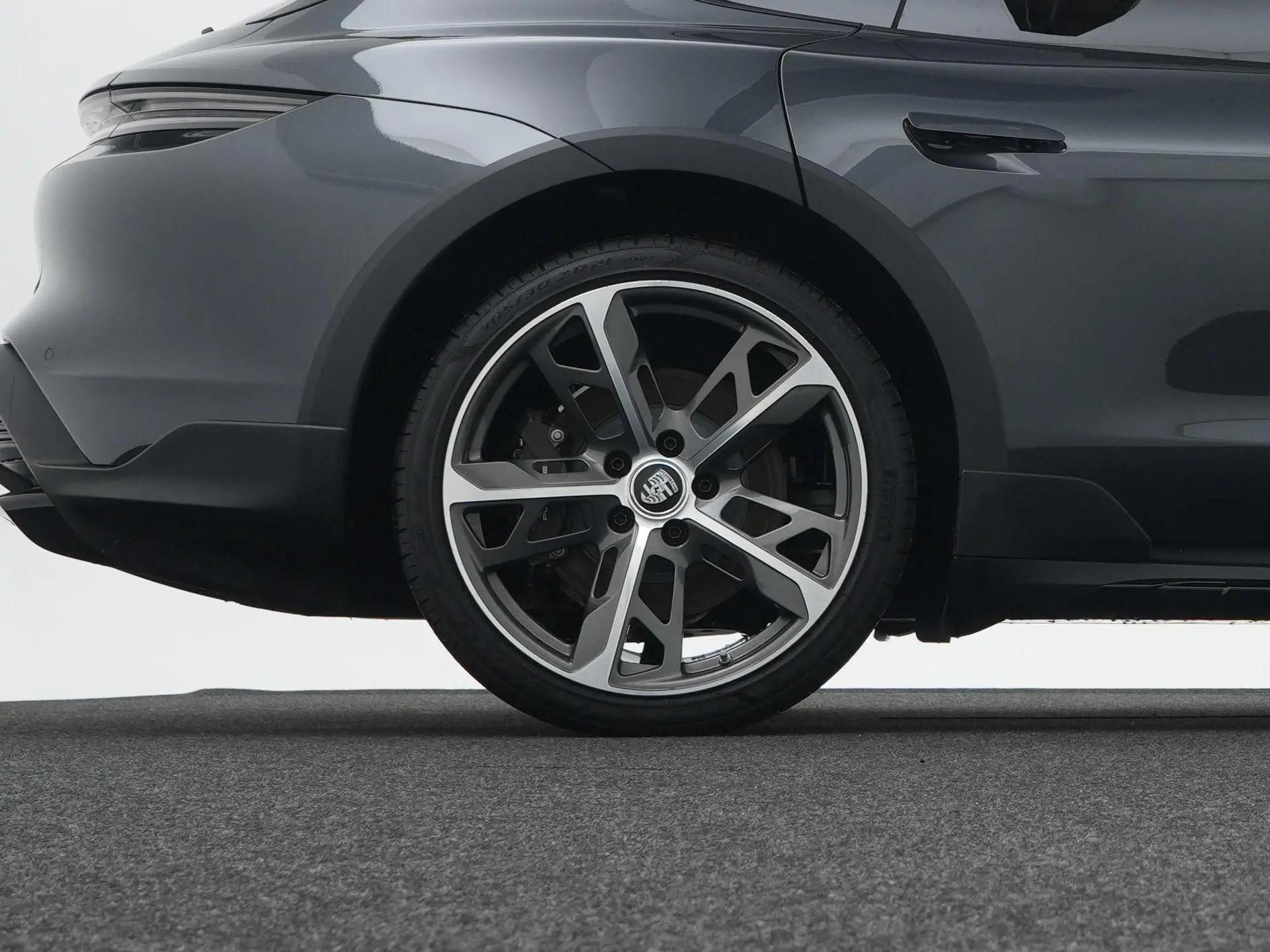 Taycan Cross Turismo 4