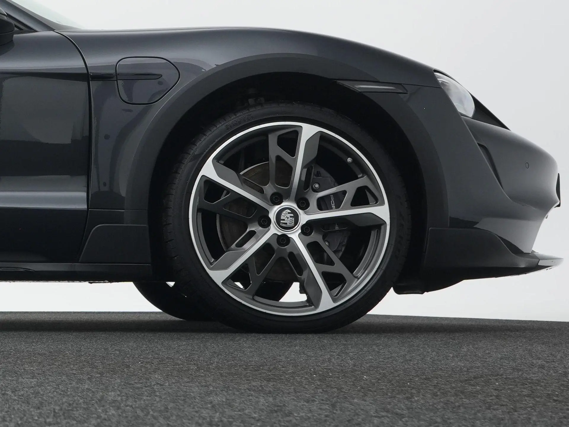 Taycan Cross Turismo 4