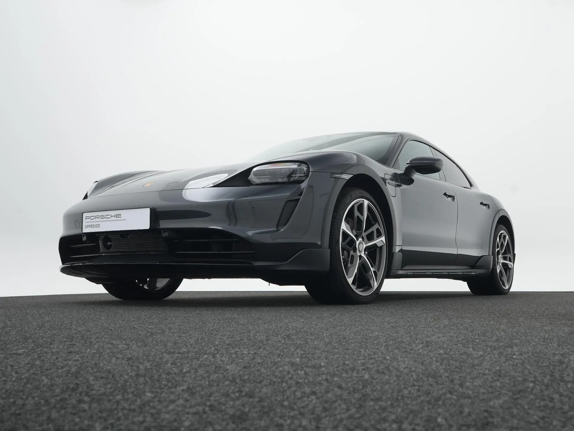 Taycan Cross Turismo 4