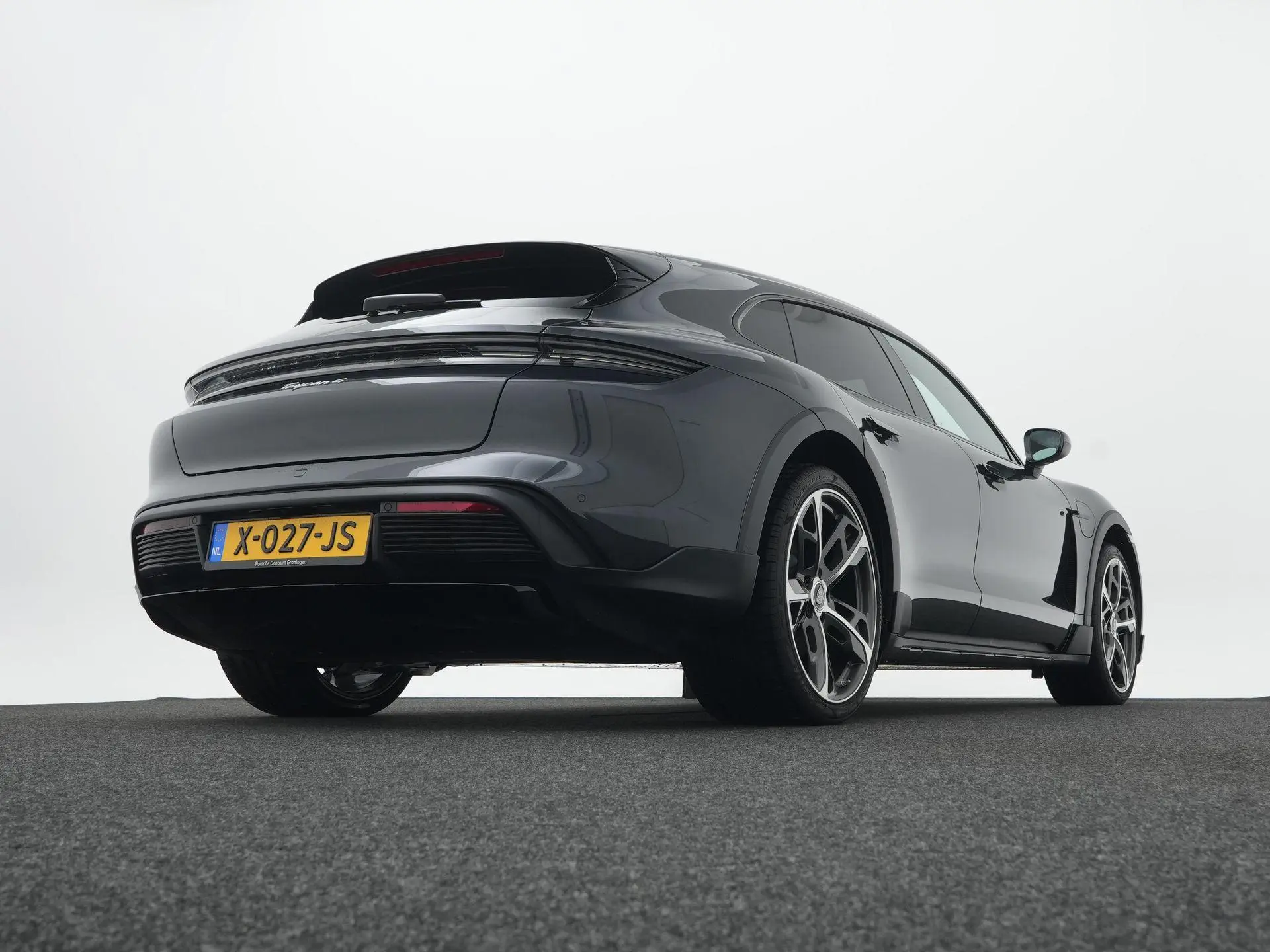 Taycan Cross Turismo 4