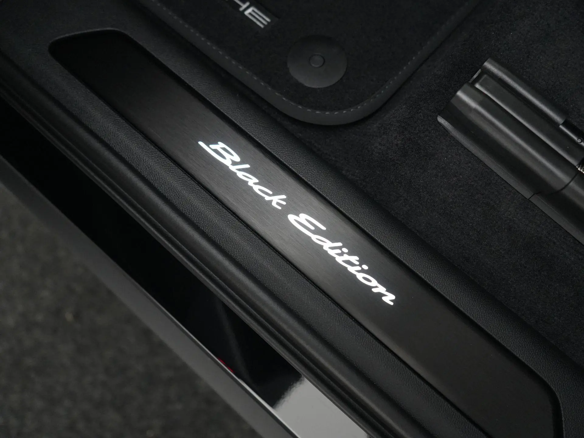 Cayenne E-Hybrid Black Edition