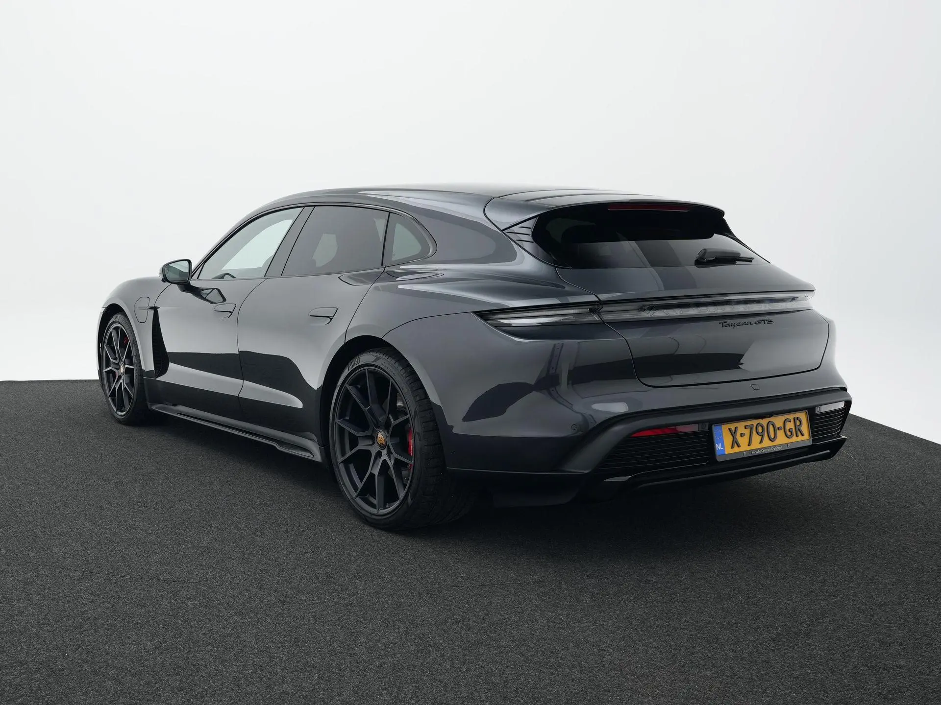 Taycan GTS Sport Turismo