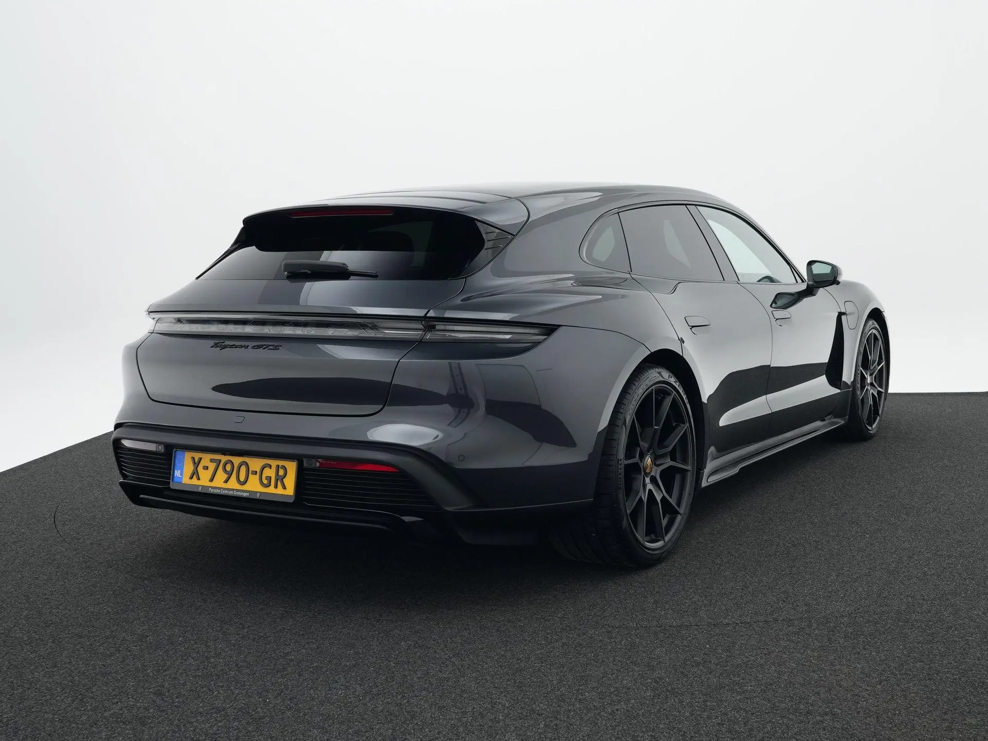 Taycan GTS Sport Turismo