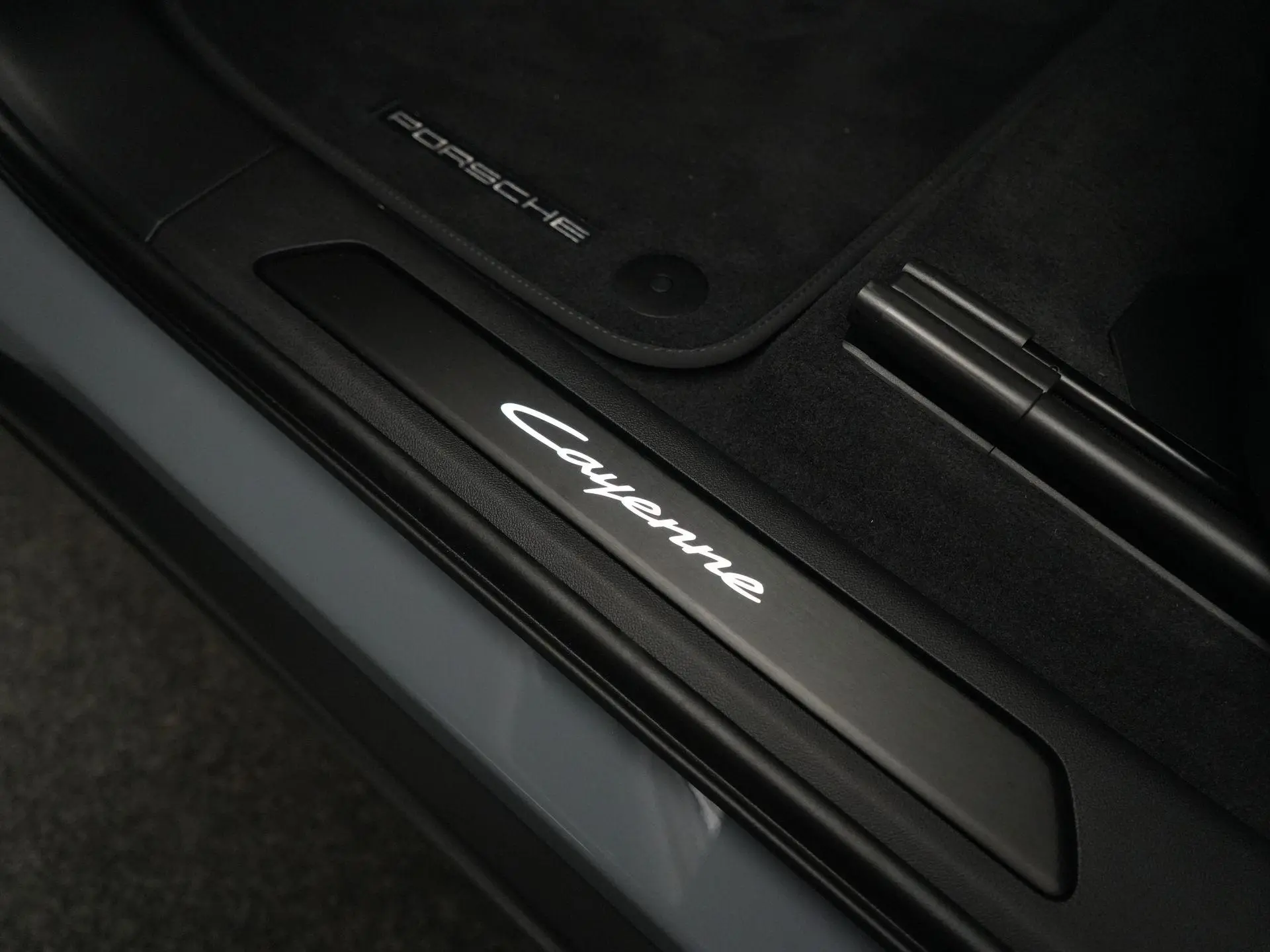 Cayenne E-Hybrid Black Edition