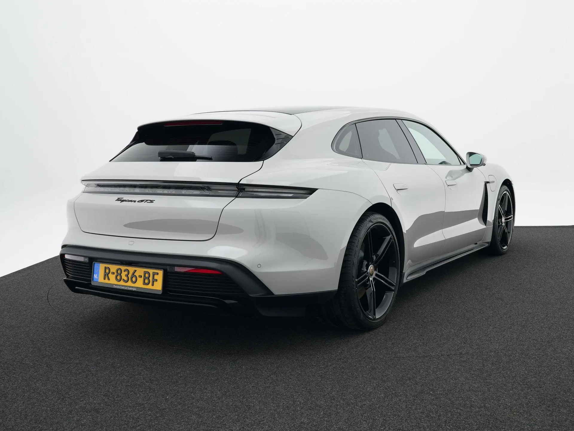 Taycan GTS Sport Turismo