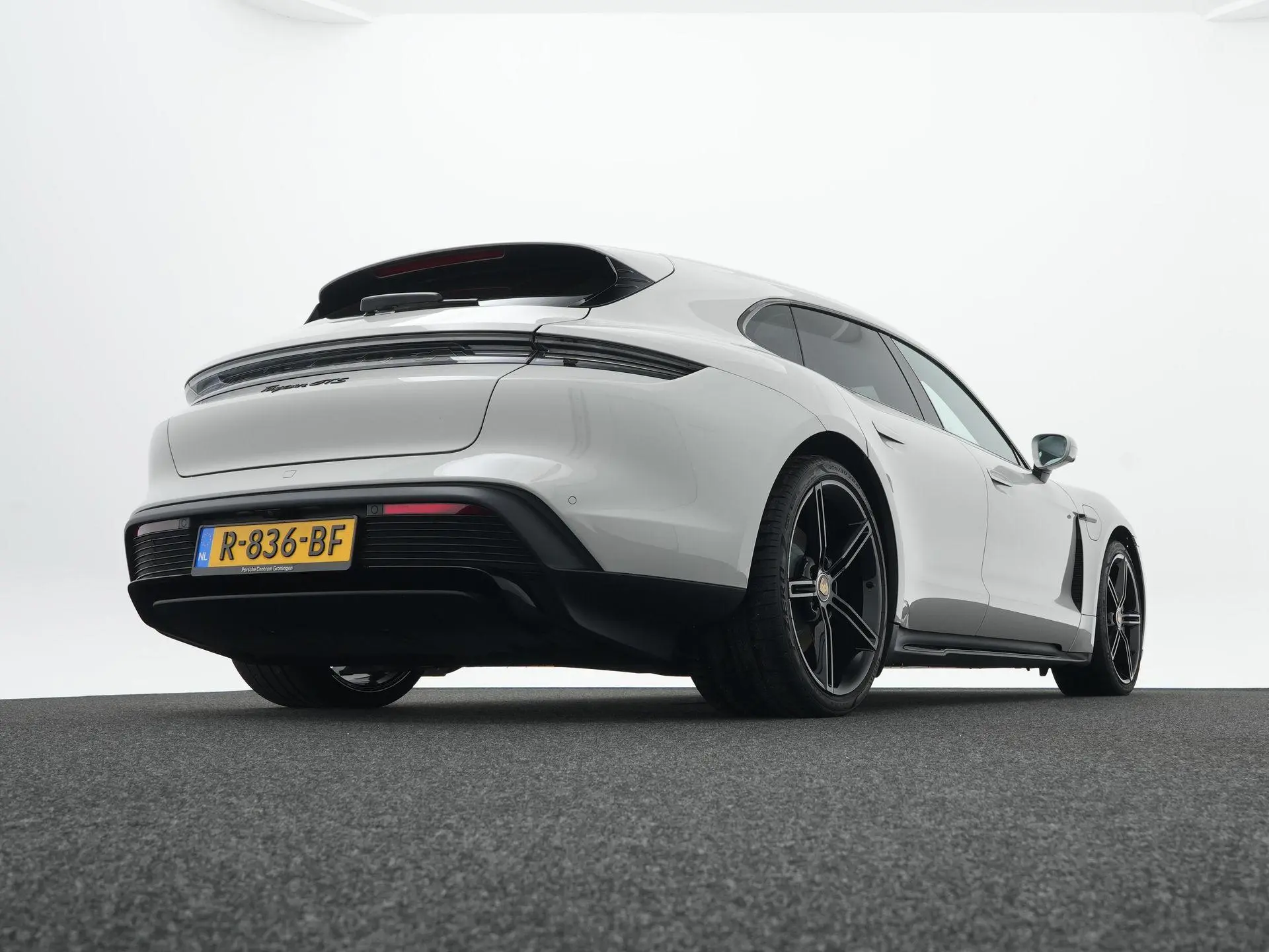 Taycan GTS Sport Turismo