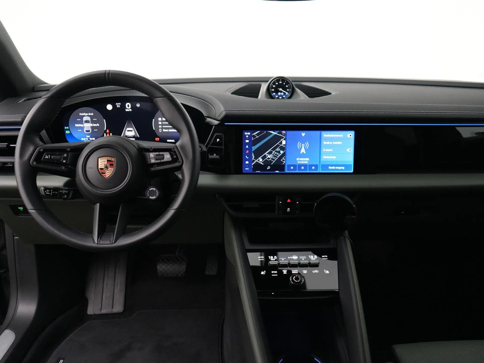 Macan 4