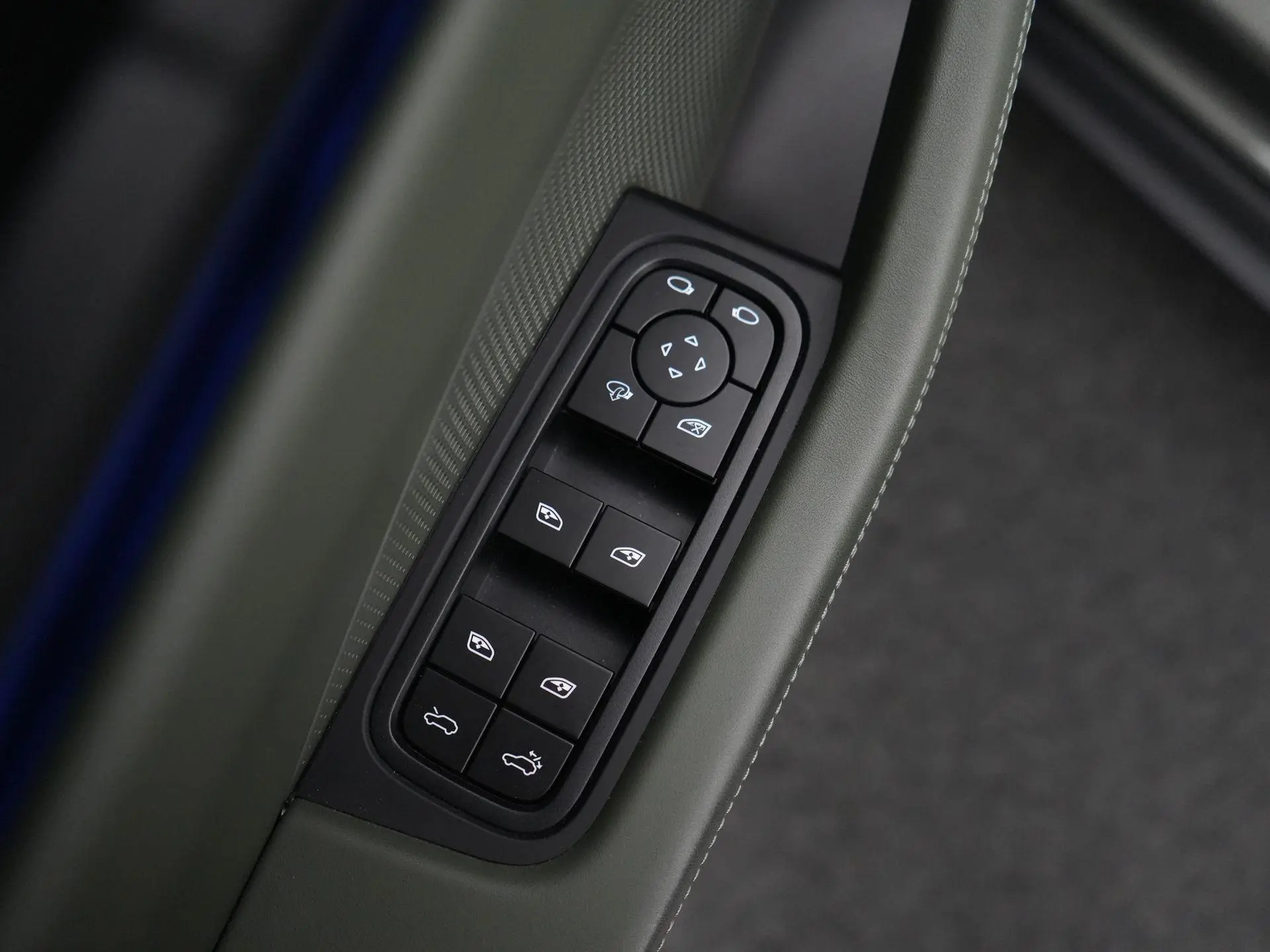 Macan 4
