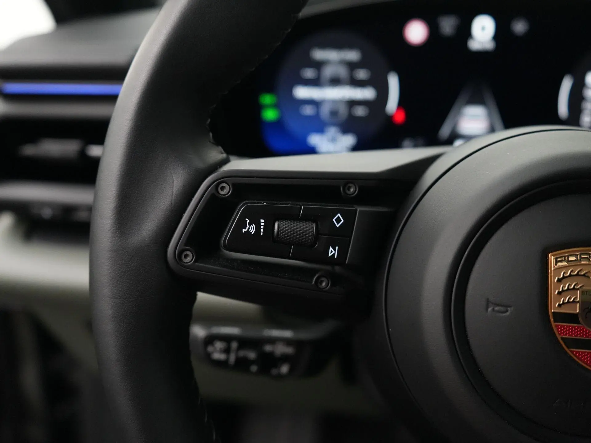 Macan 4