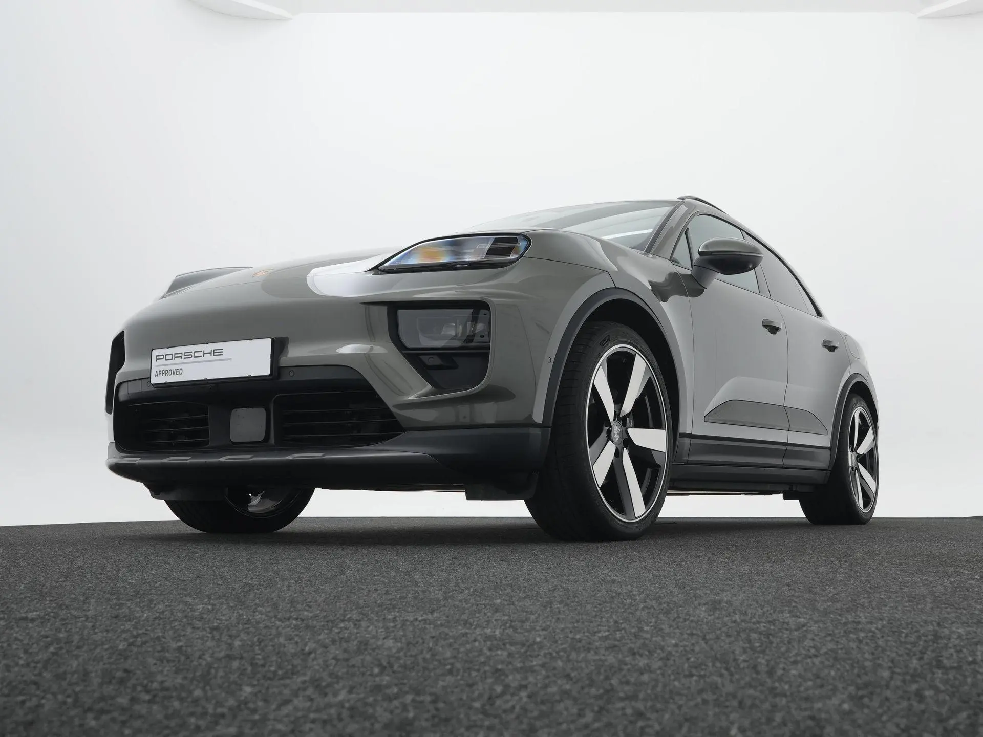 Macan 4