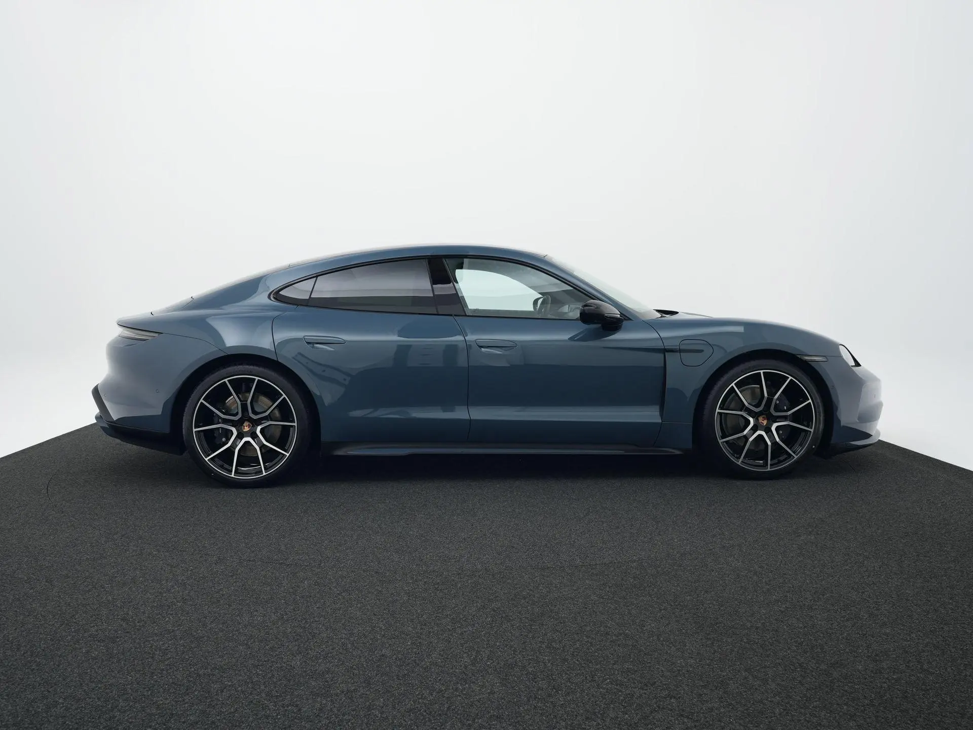 Taycan Black Edition