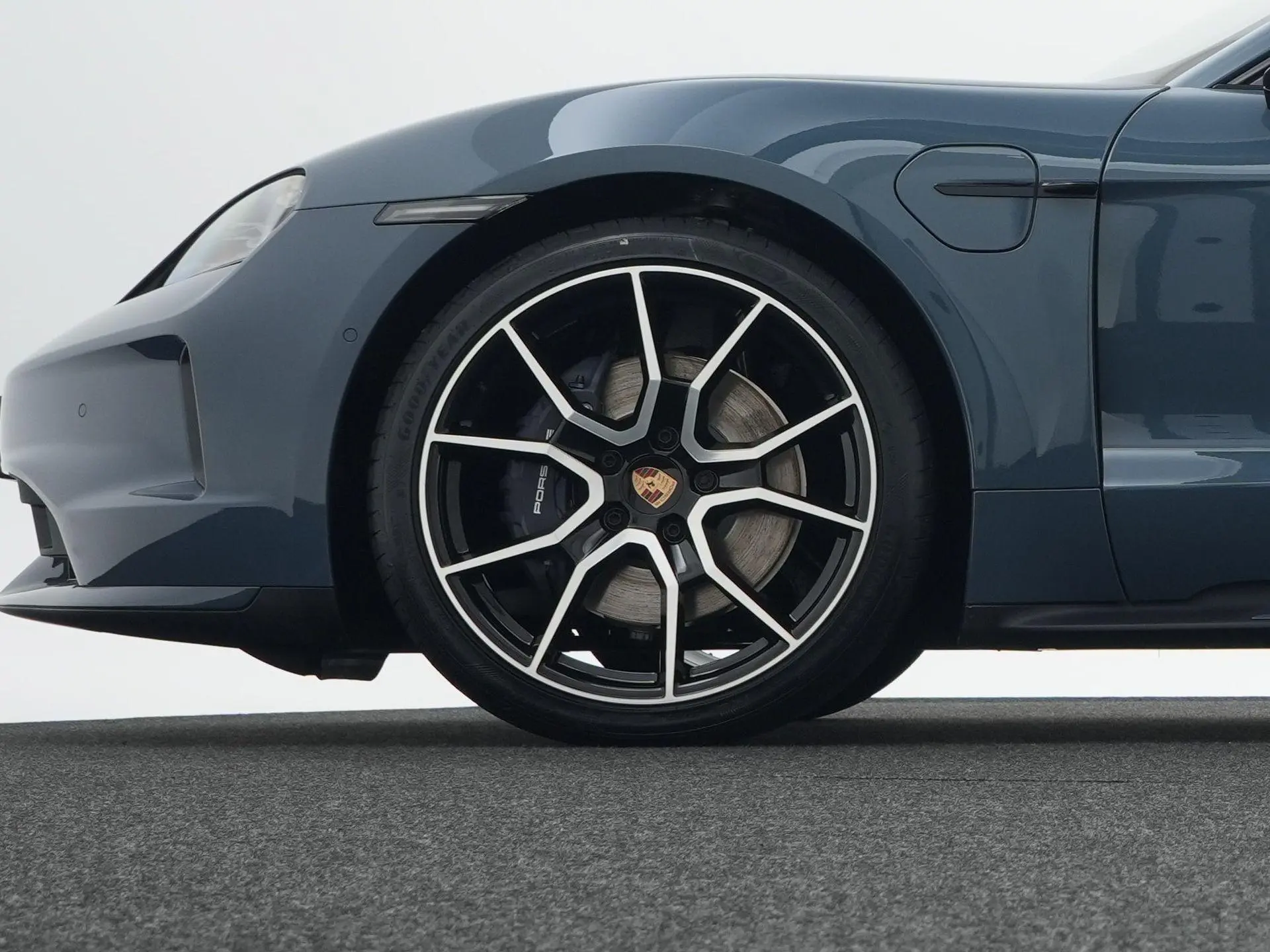 Taycan Black Edition