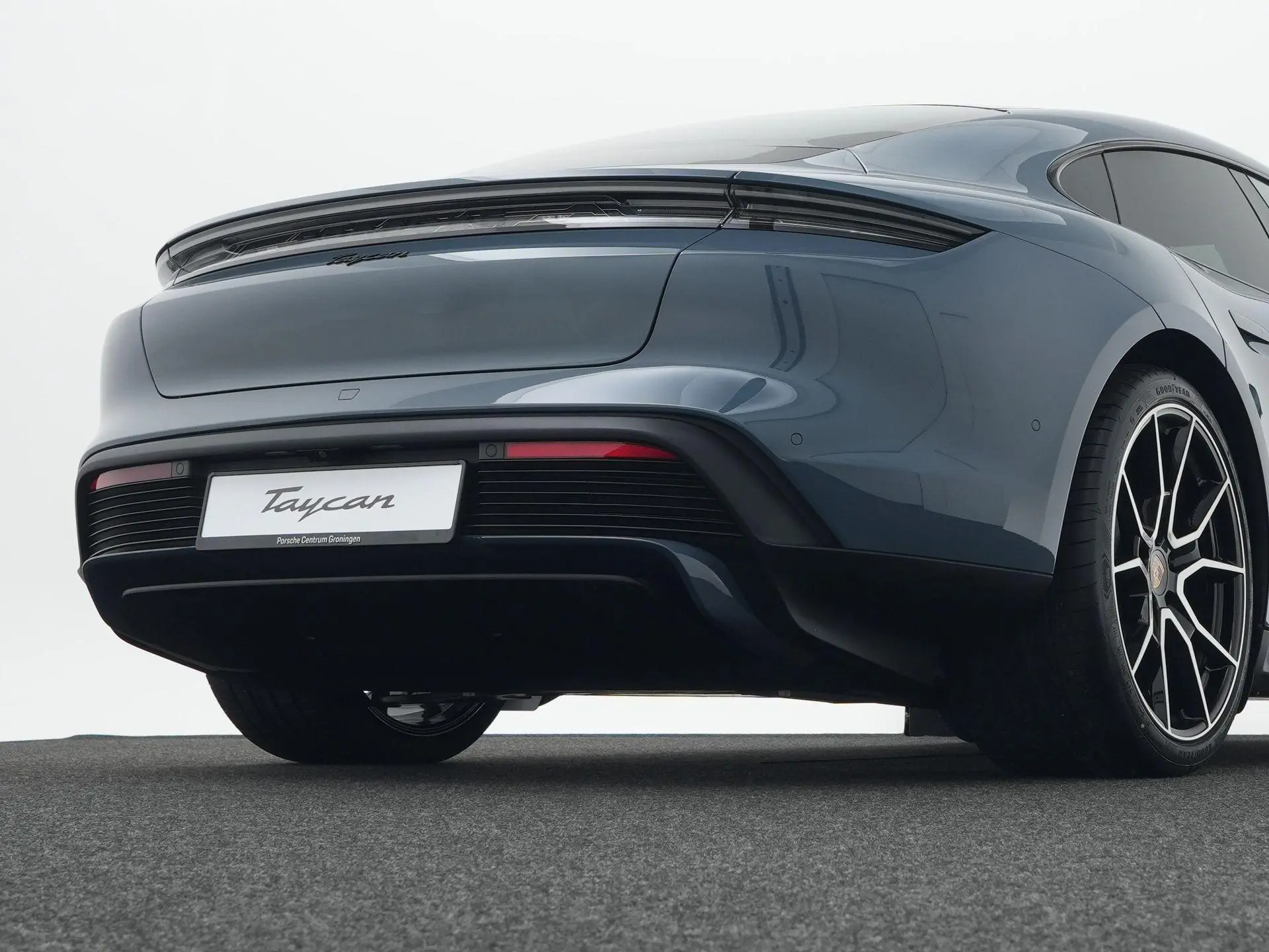 Taycan Black Edition