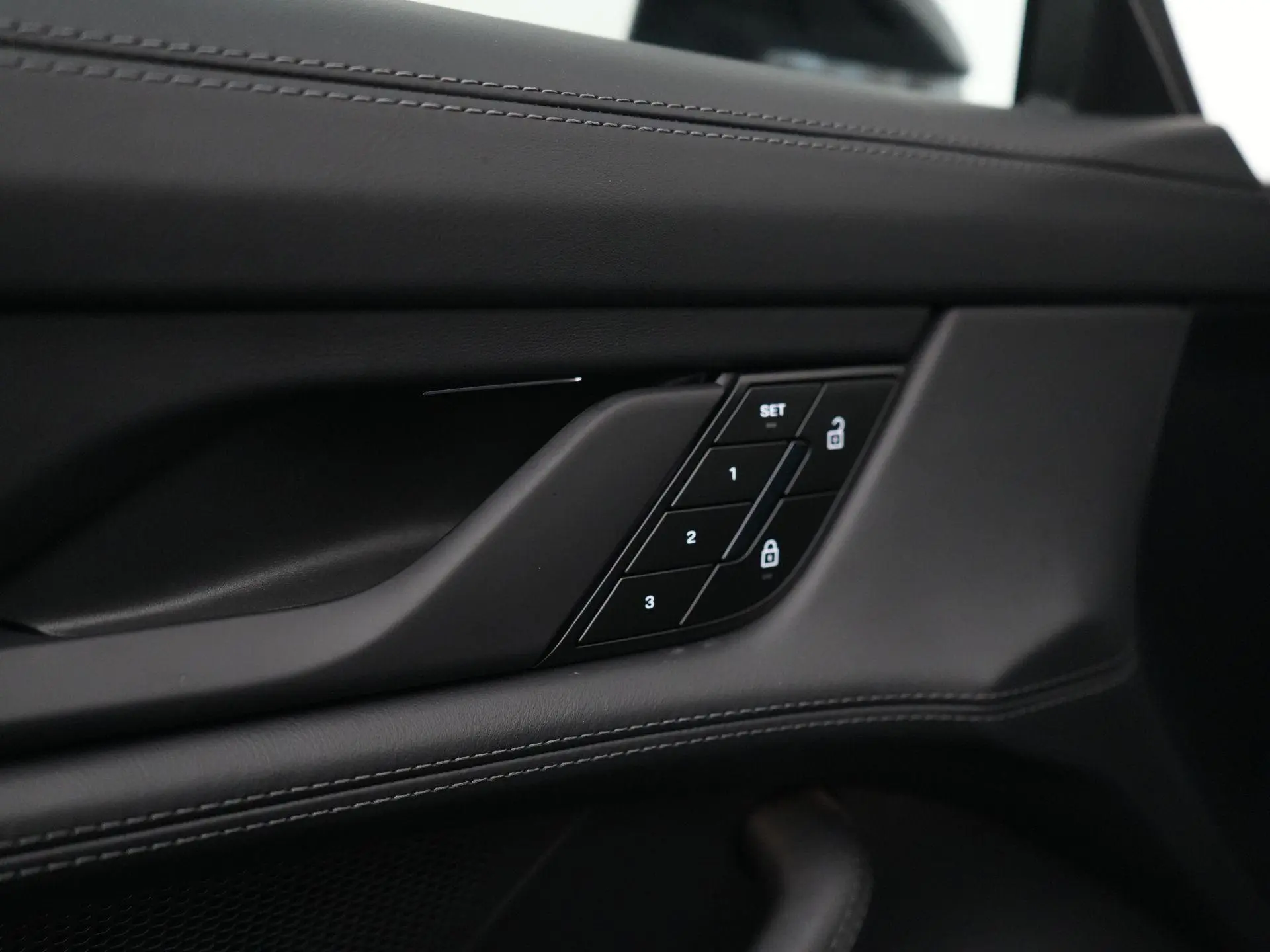 Taycan Black Edition