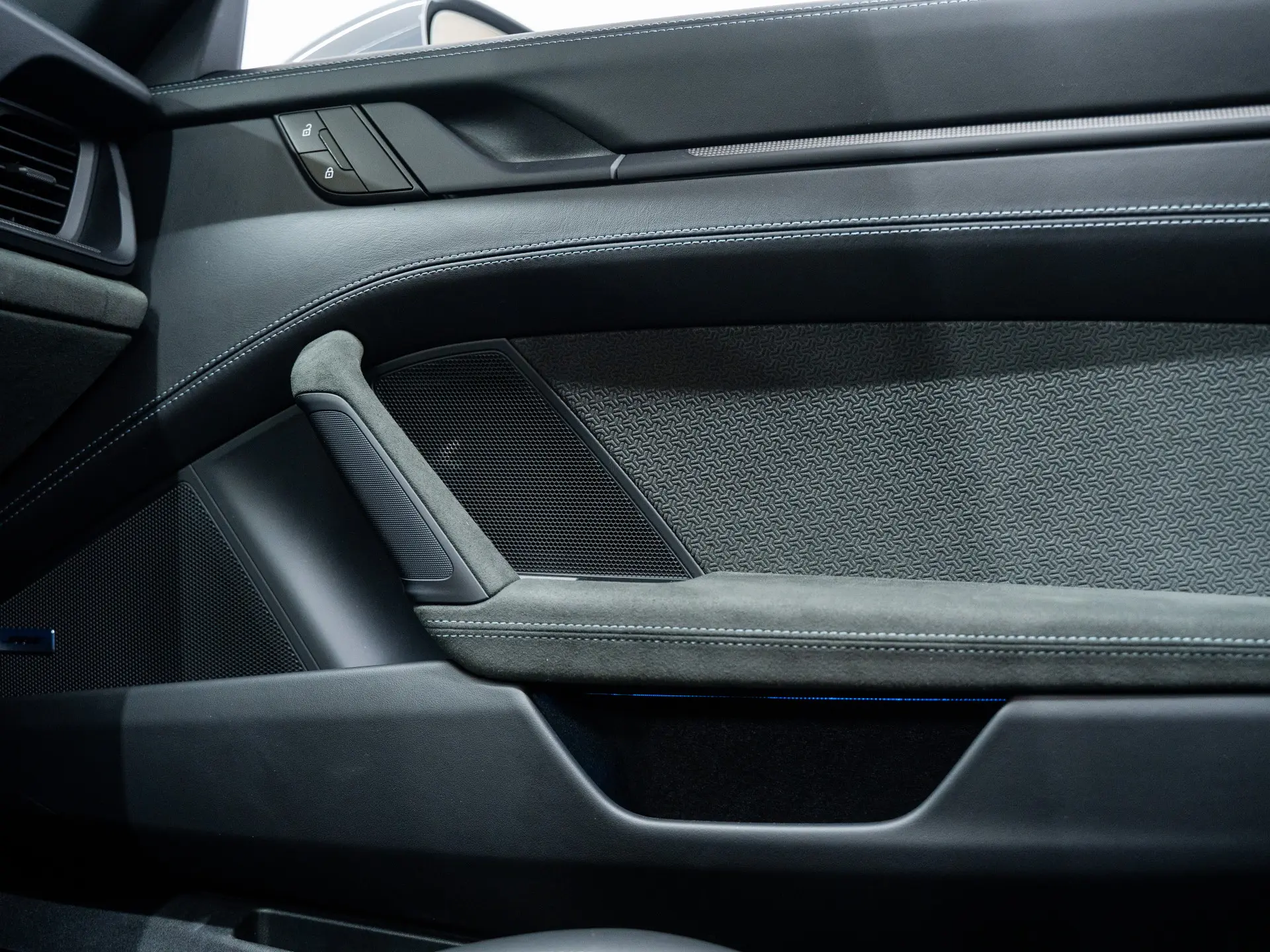 911 T-Hybrid Targa 4 GTS