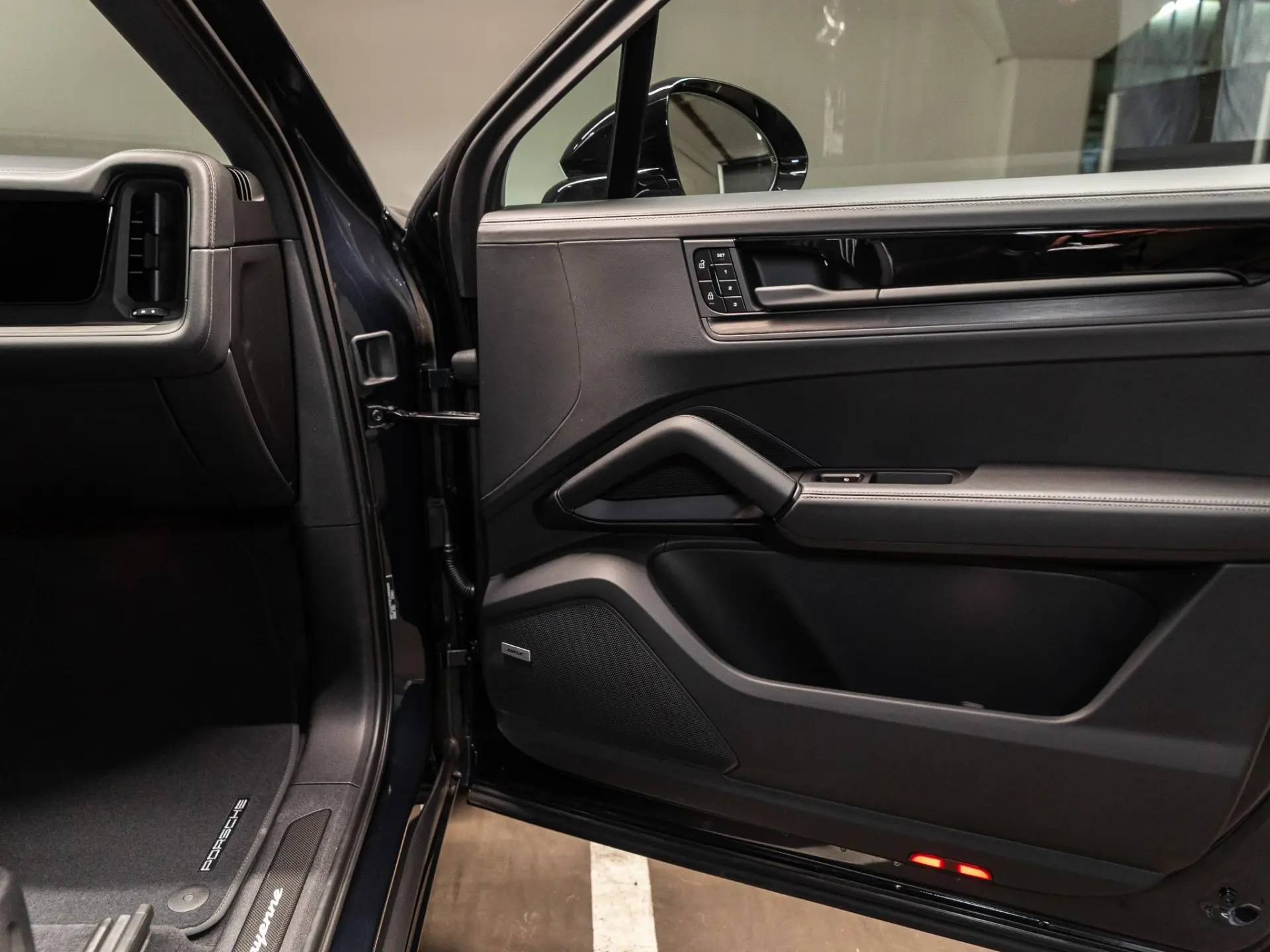 Cayenne Coupé 3.0 E-Hybrid Black Edition