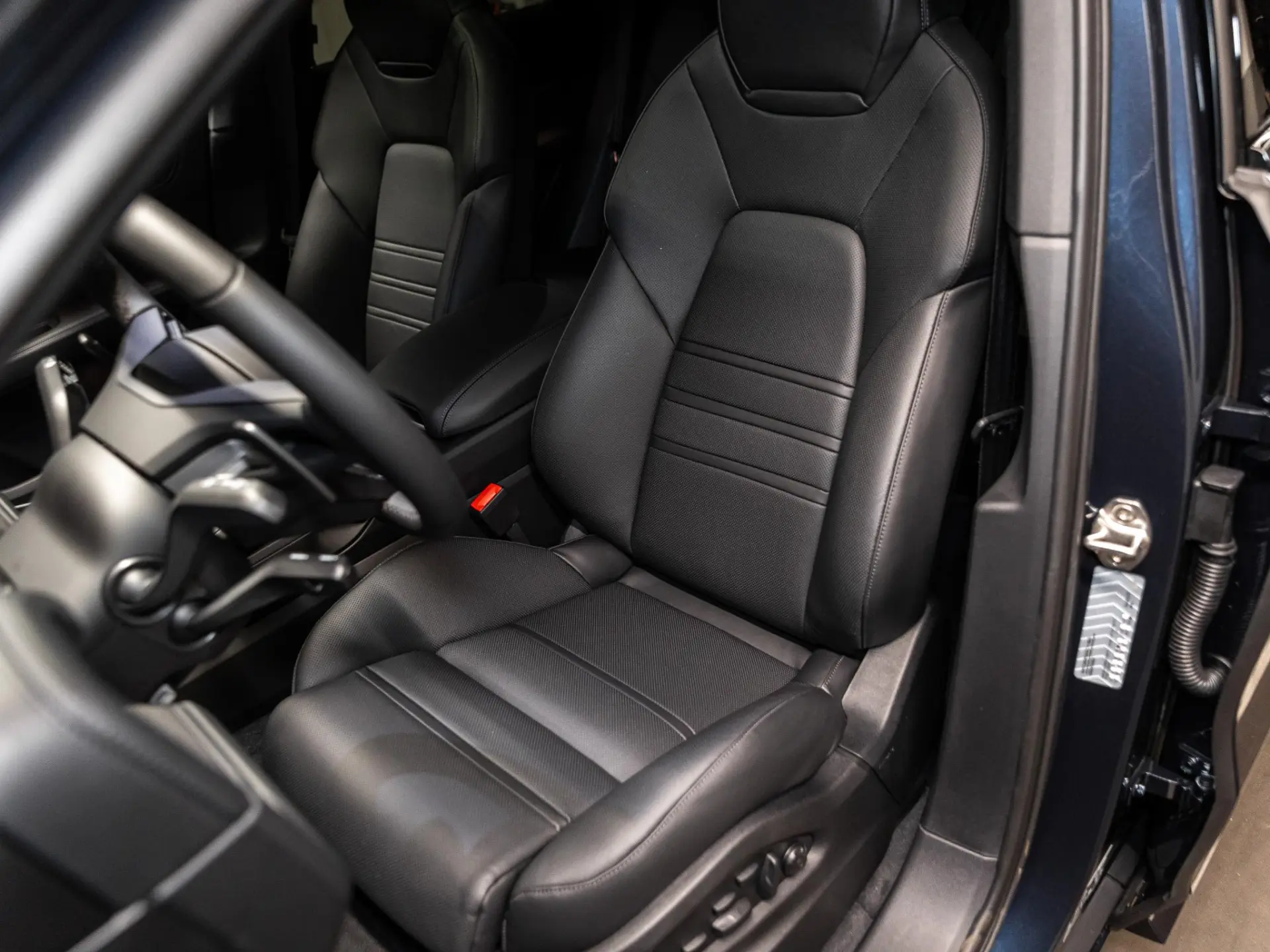 Cayenne Coupé 3.0 E-Hybrid Black Edition