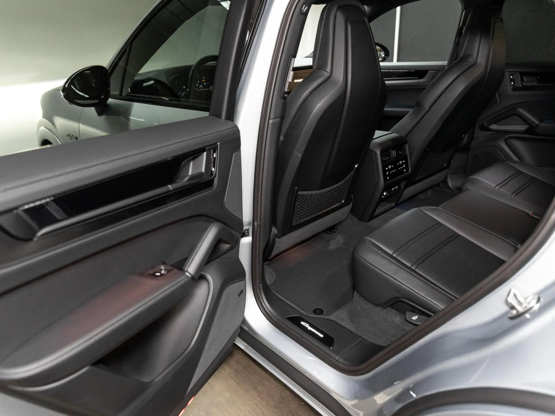 Cayenne Coupé 3.0 E-Hybrid Black Edition