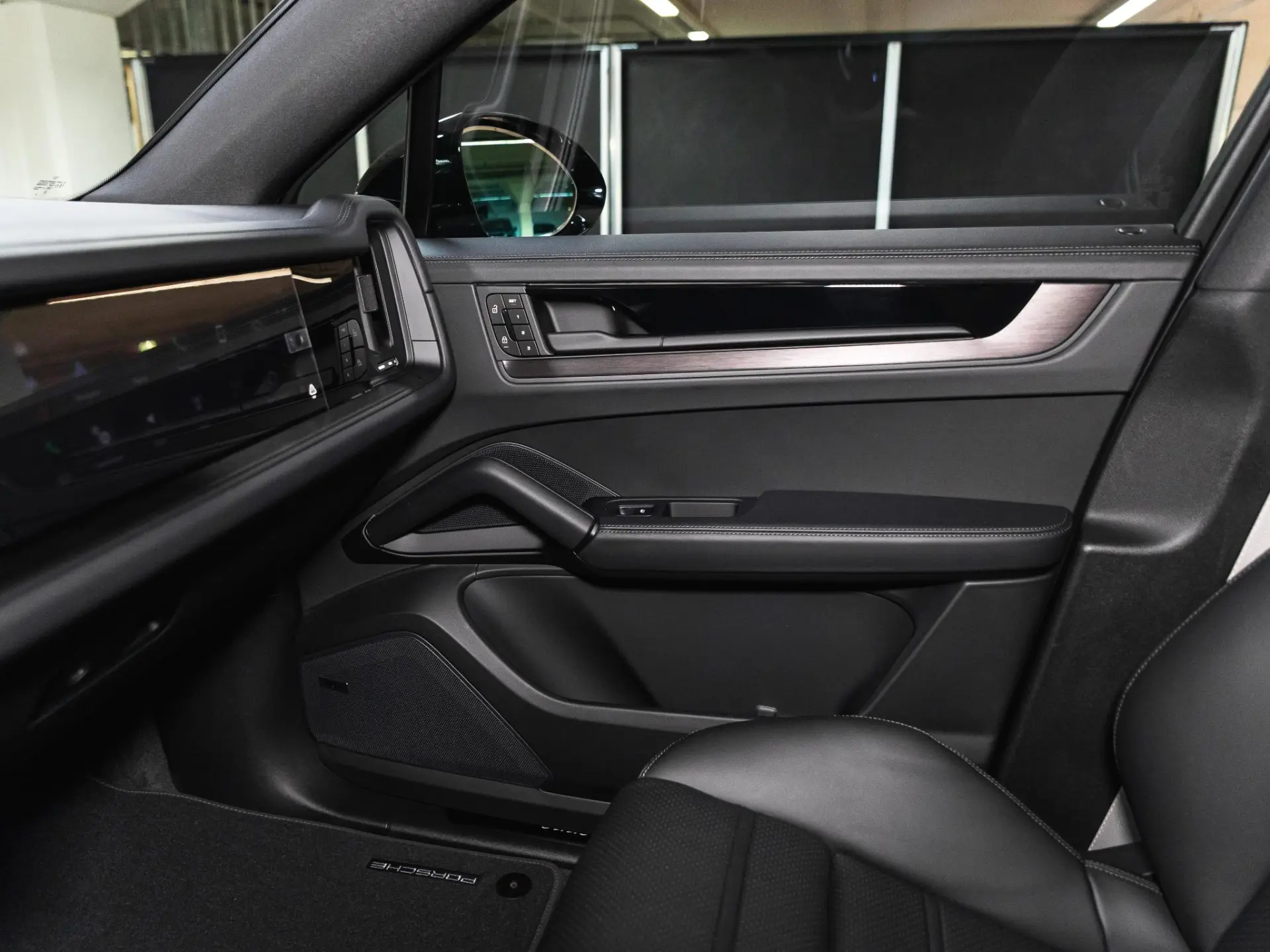 Cayenne Coupé 3.0 E-Hybrid Black Edition