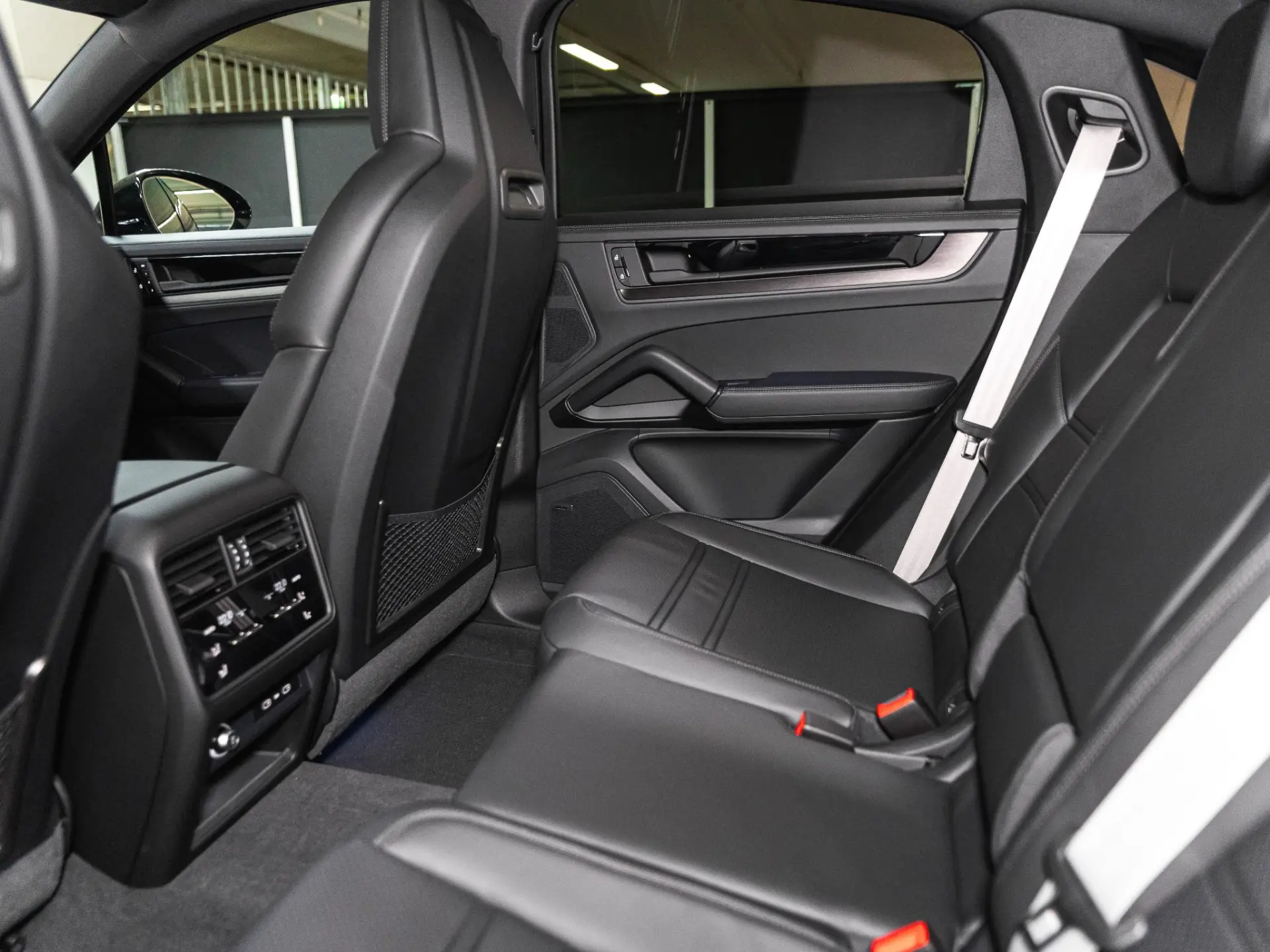 Cayenne Coupé 3.0 E-Hybrid Black Edition