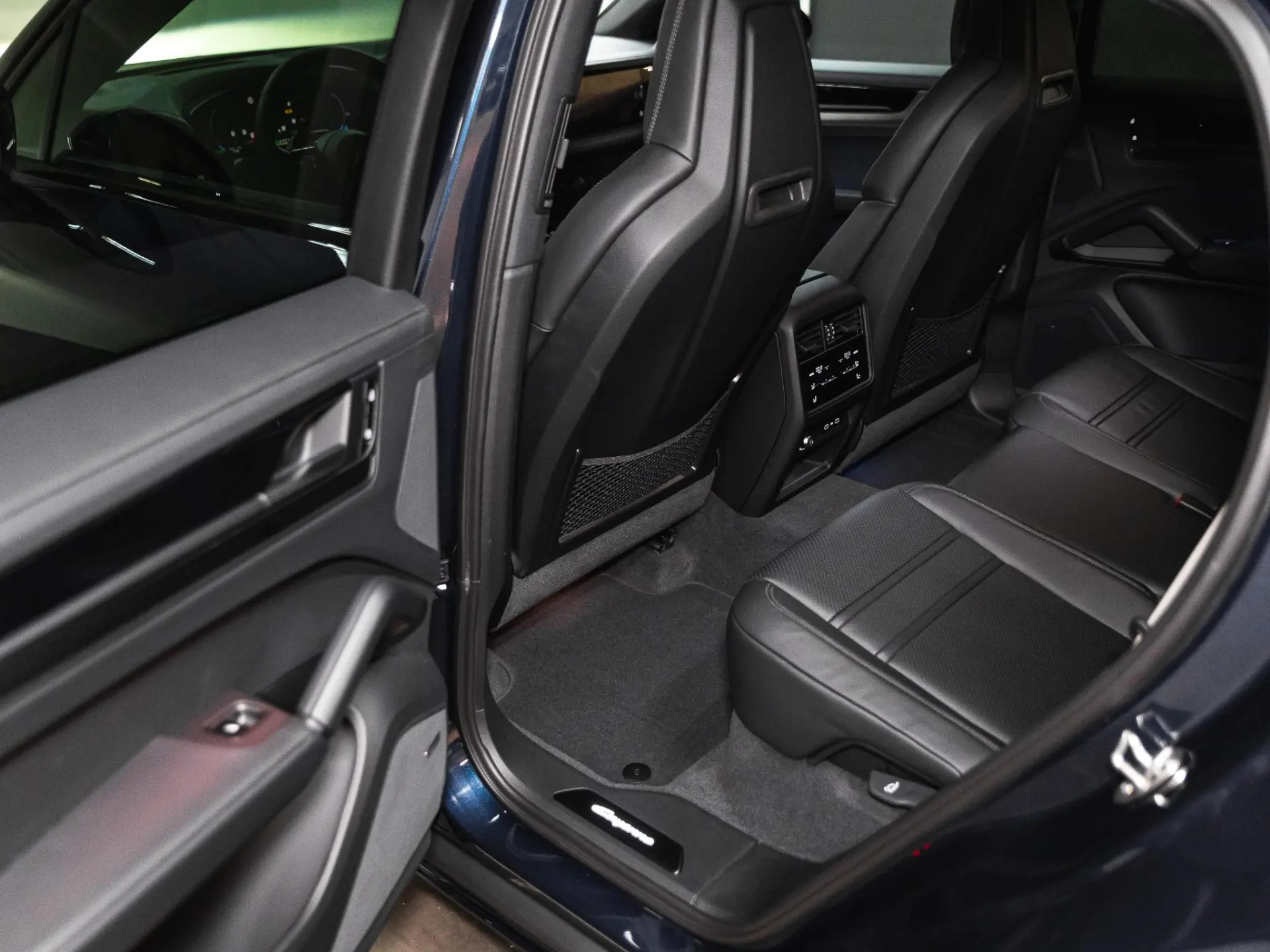 Cayenne Coupé 3.0 E-Hybrid Black Edition