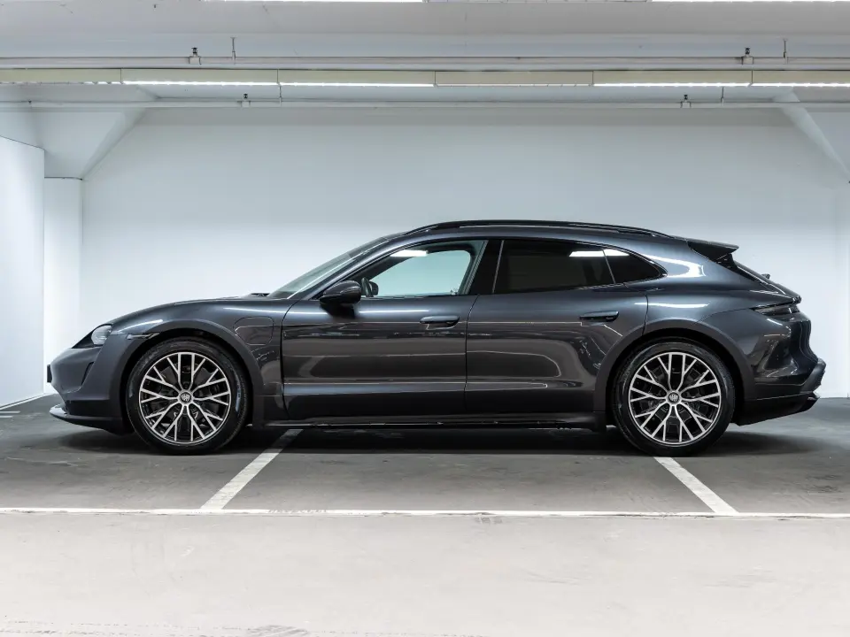 Porsche Taycan Cross Turismo 4