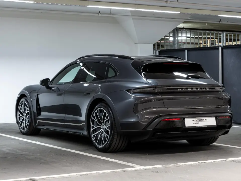 Porsche Taycan Cross Turismo 4