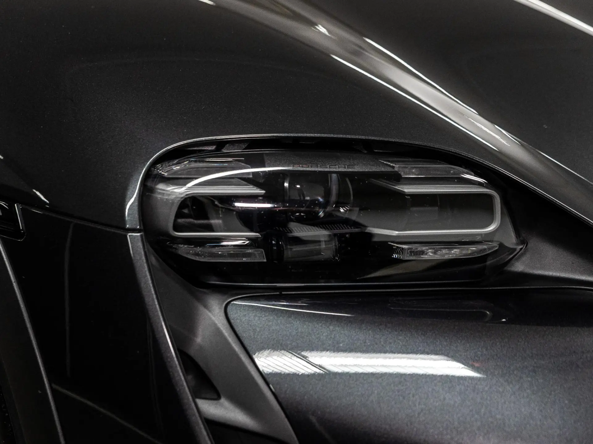 Taycan Cross Turismo 4