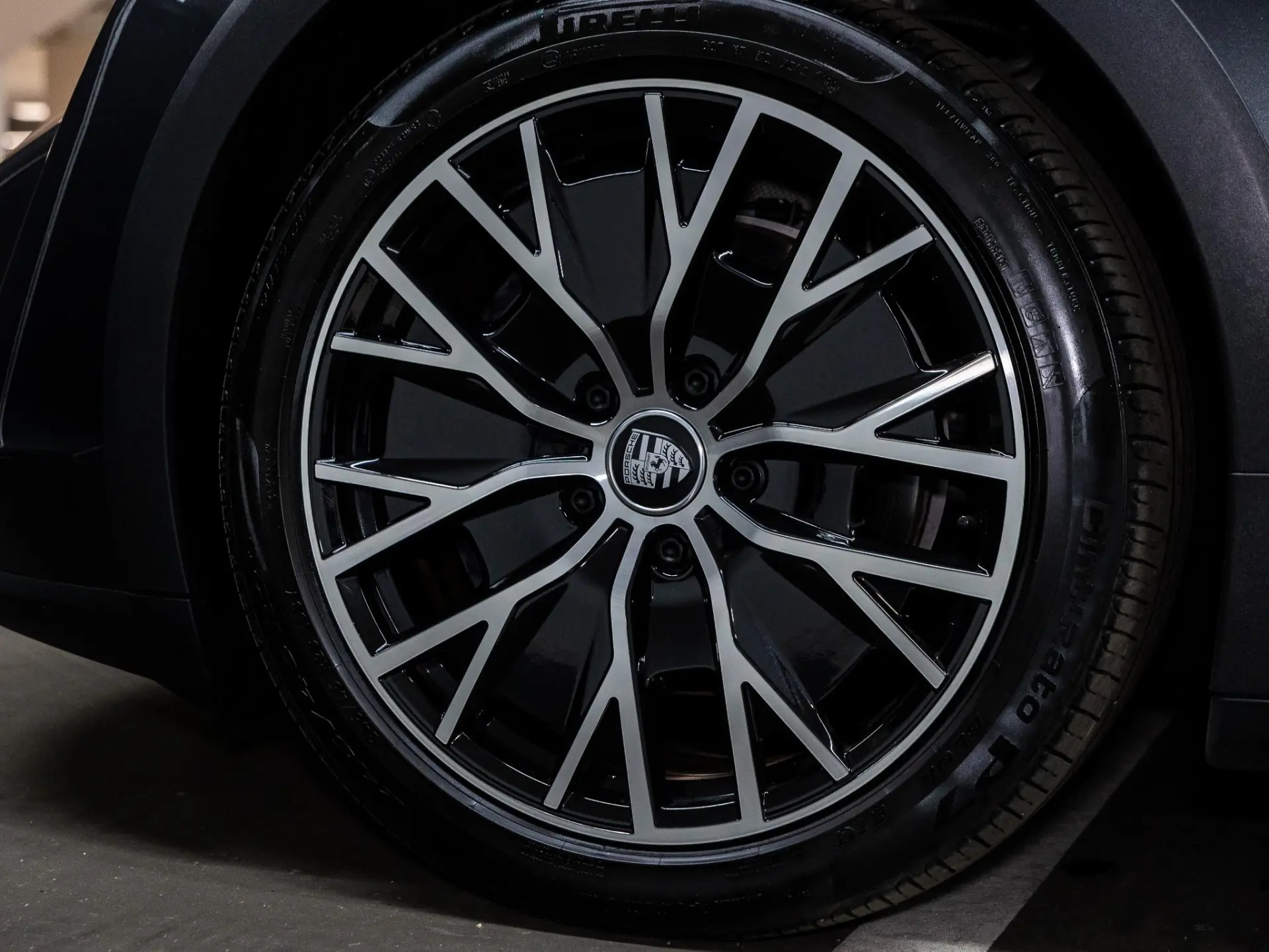 Taycan Cross Turismo 4