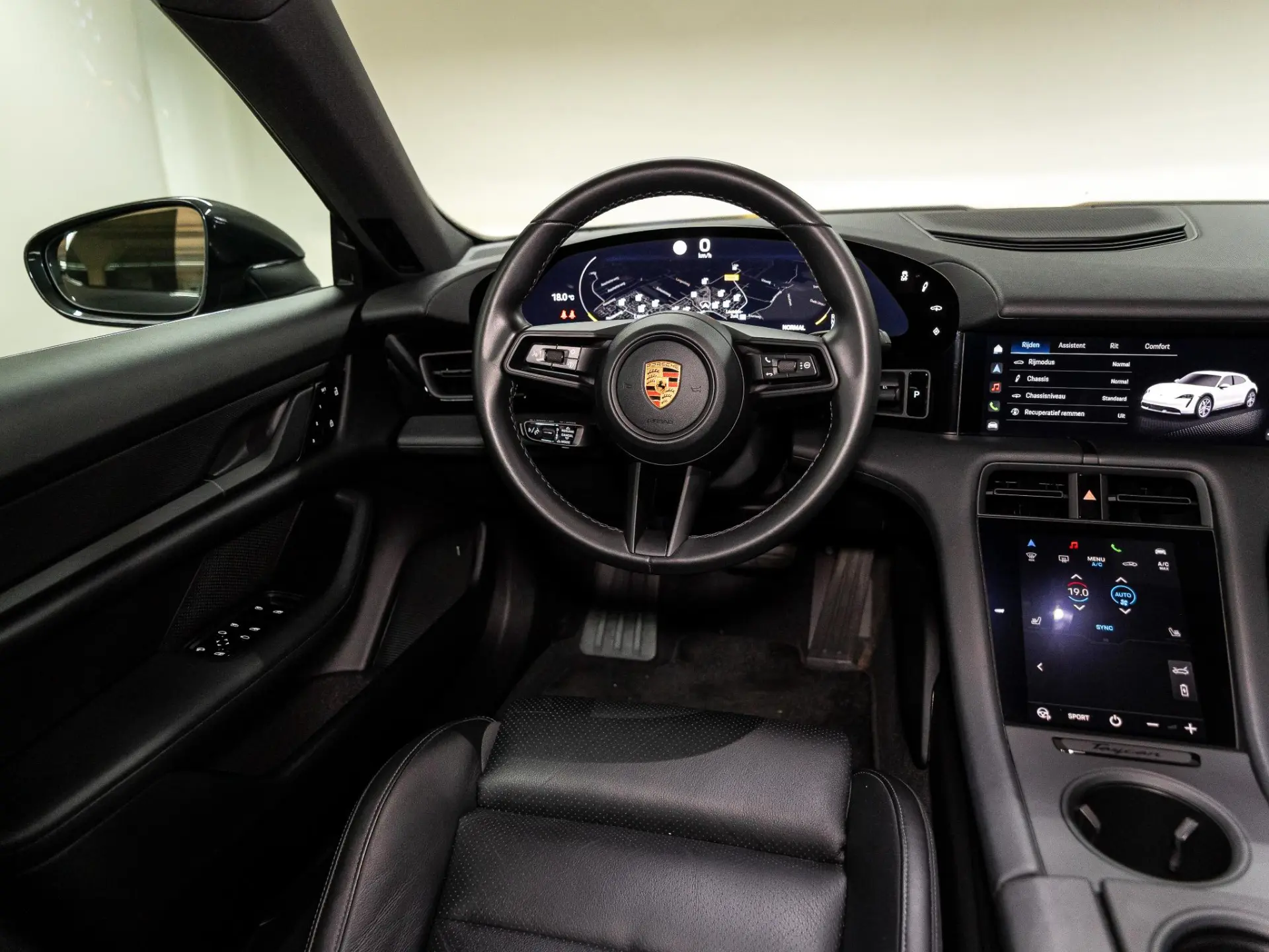 Taycan Cross Turismo 4