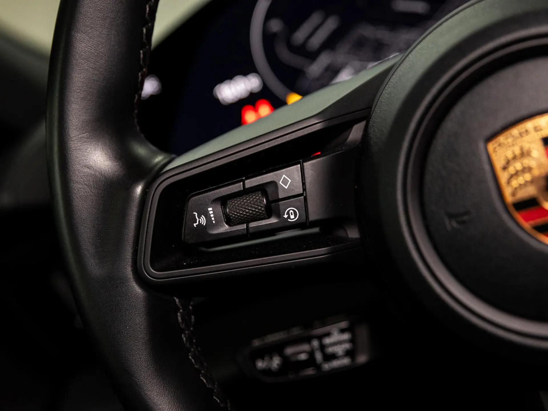 Taycan Cross Turismo 4