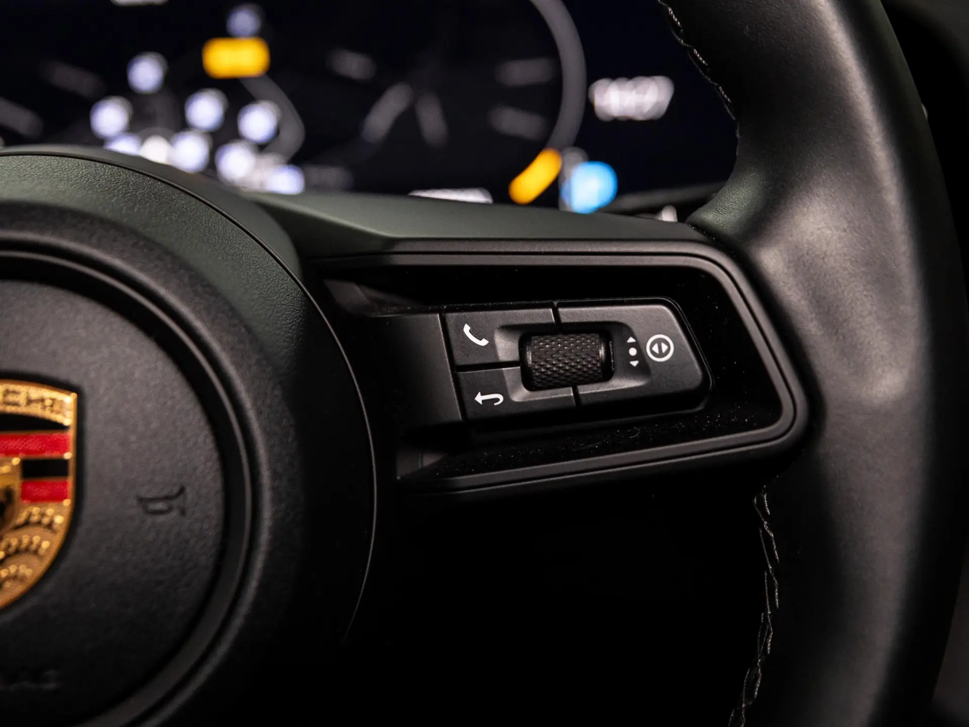 Taycan Cross Turismo 4